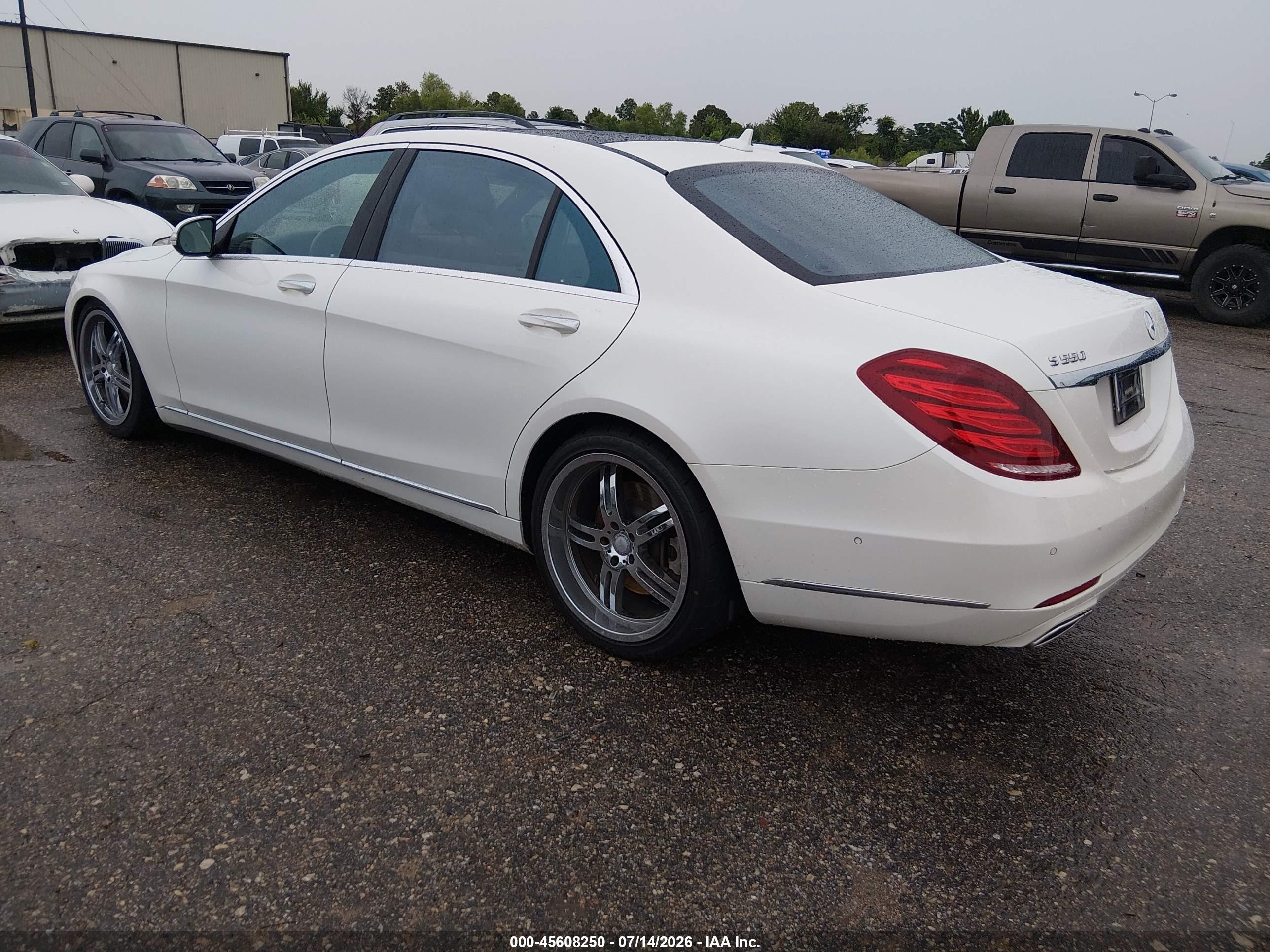 2015 Mercedes-benz S 550   White vin: WDDUG8CB0FA070406