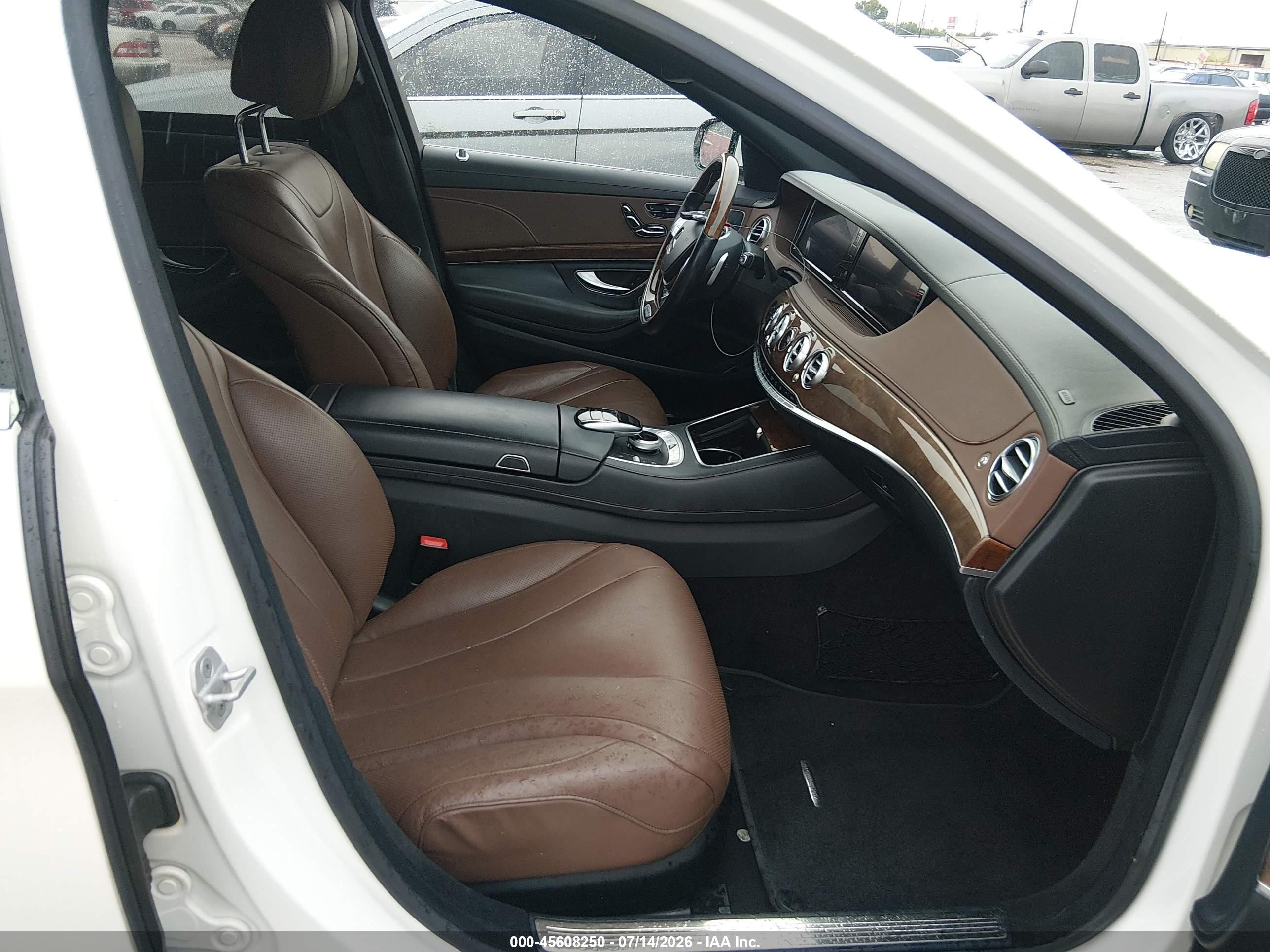 2015 Mercedes-benz S 550   White vin: WDDUG8CB0FA070406