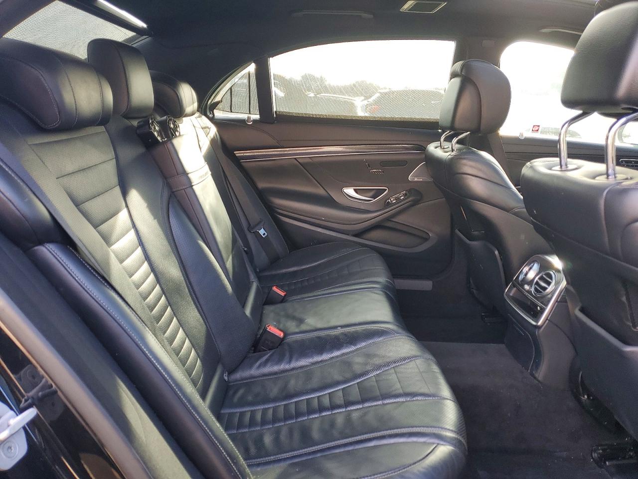 2015 Mercedes-benz S 550 Black vin: WDDUG8CB0FA093393