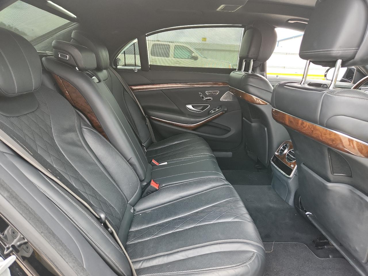 2015 Mercedes-benz S 550 Black vin: WDDUG8CB0FA113867