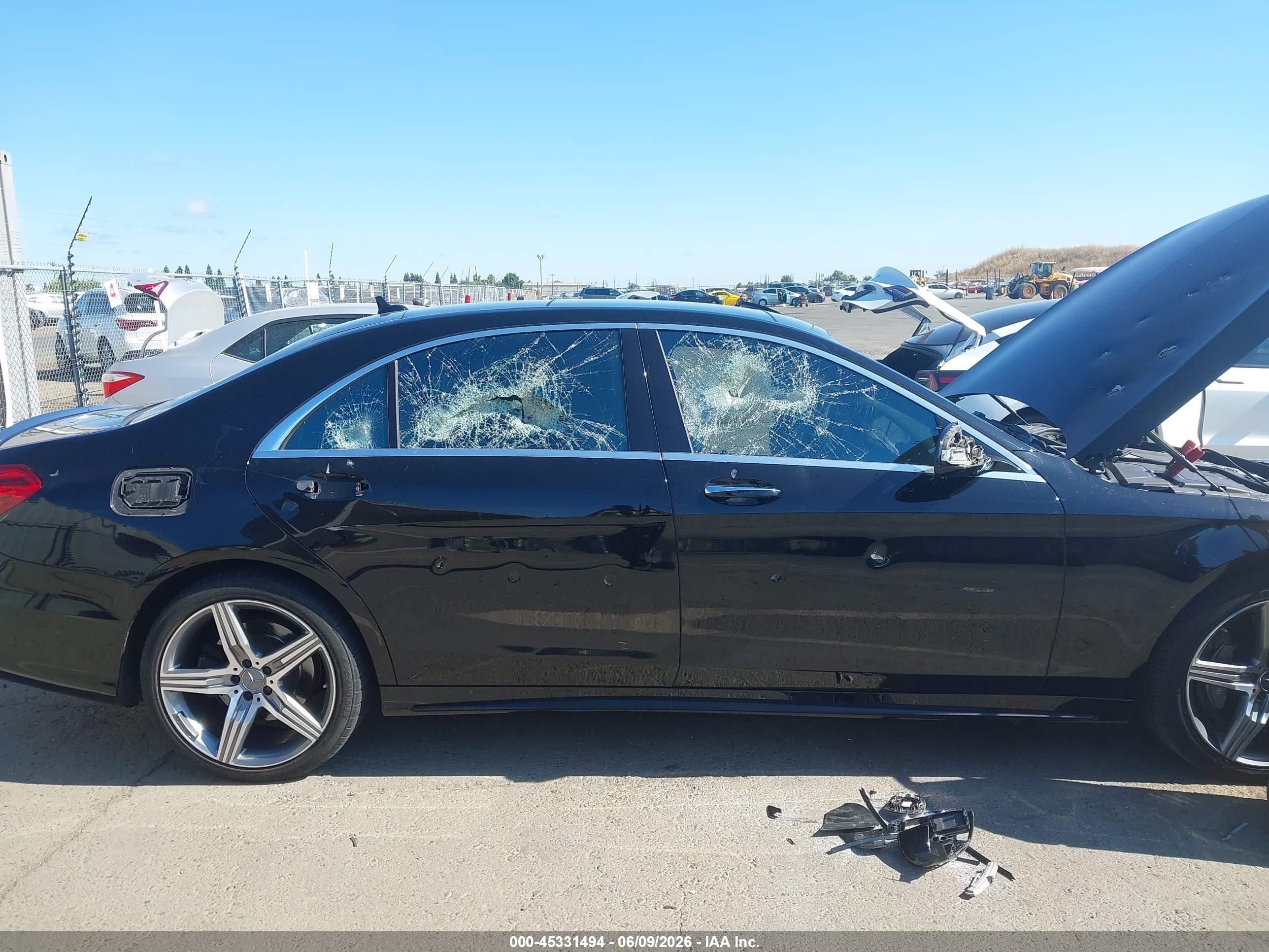 2015 Mercedes-benz S 550   Black vin: WDDUG8CB0FA114890