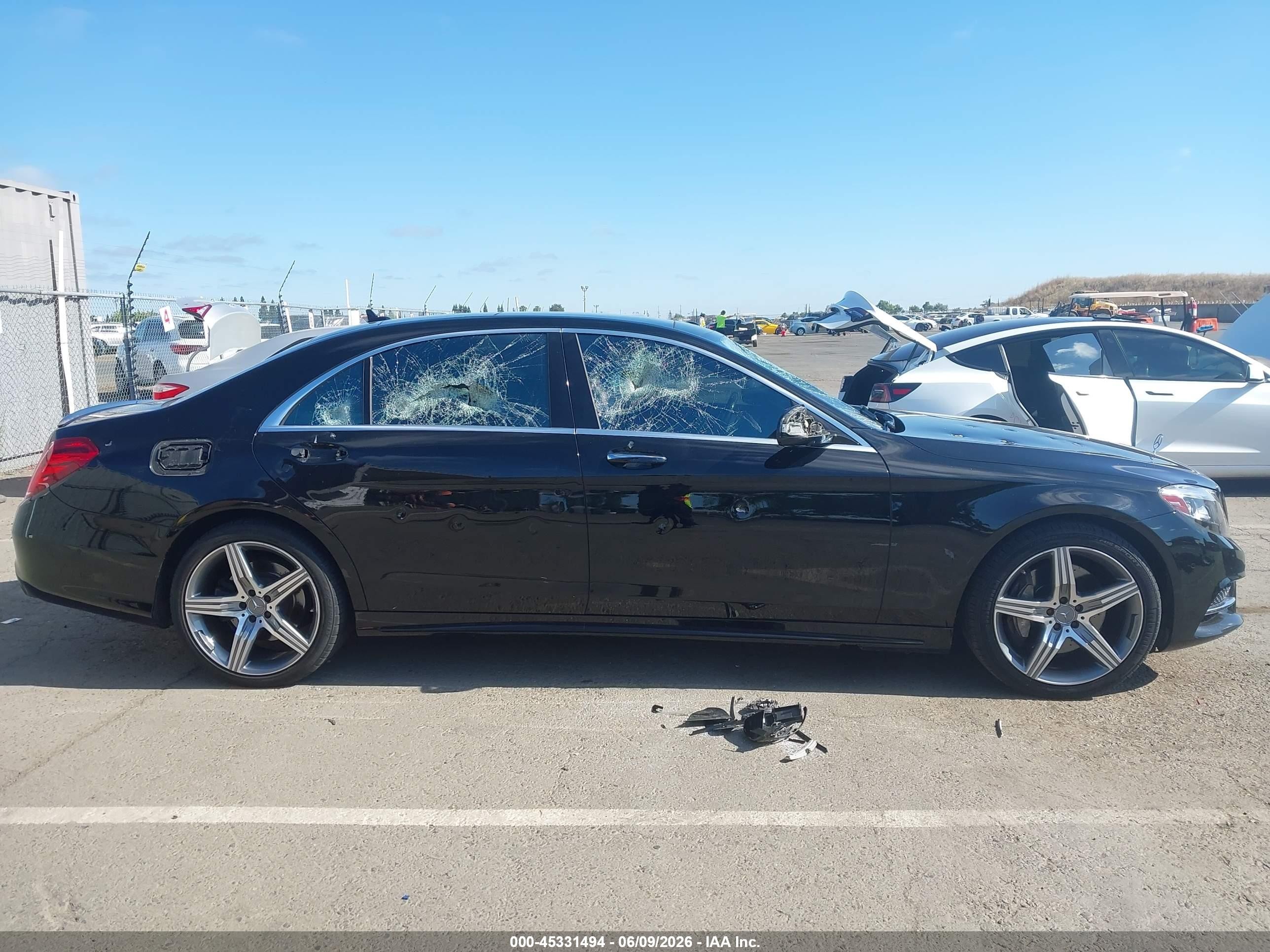 2015 Mercedes-benz S 550   Black vin: WDDUG8CB0FA114890