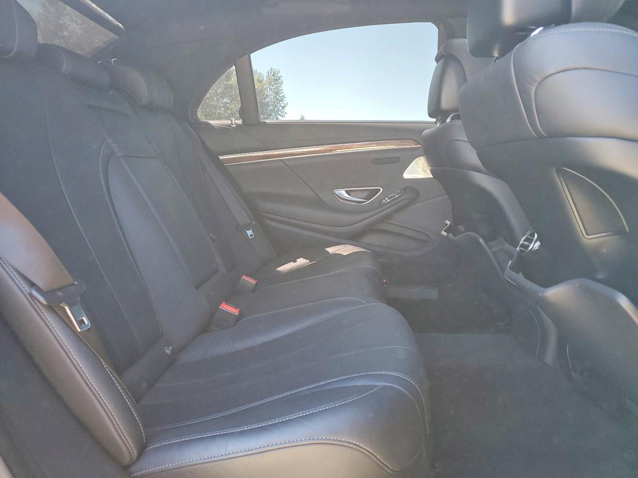 2015 Mercedes-benz S 550 Black vin: WDDUG8CB0FA118275