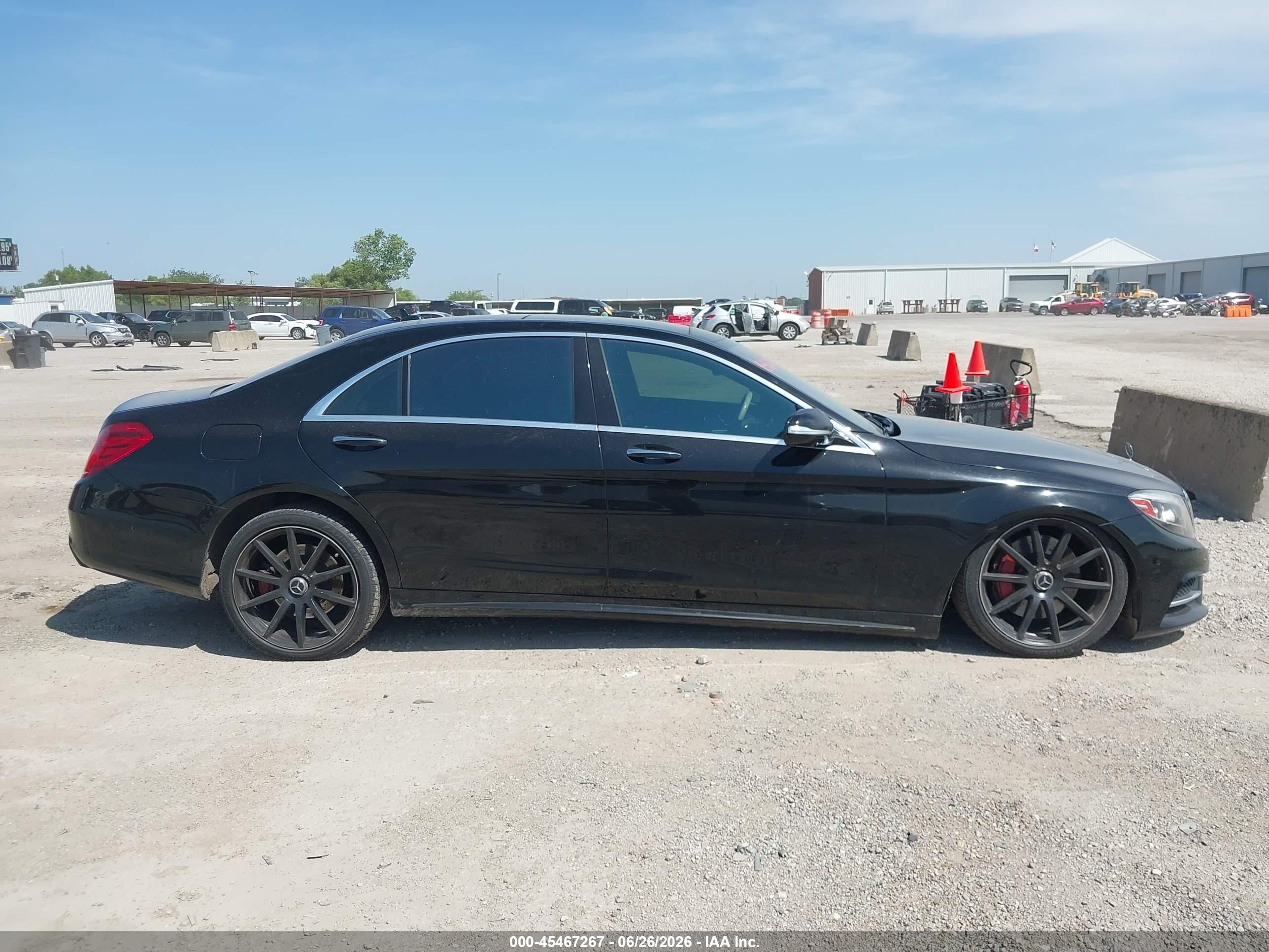 2015 Mercedes-benz S 550   Black vin: WDDUG8CB0FA130023