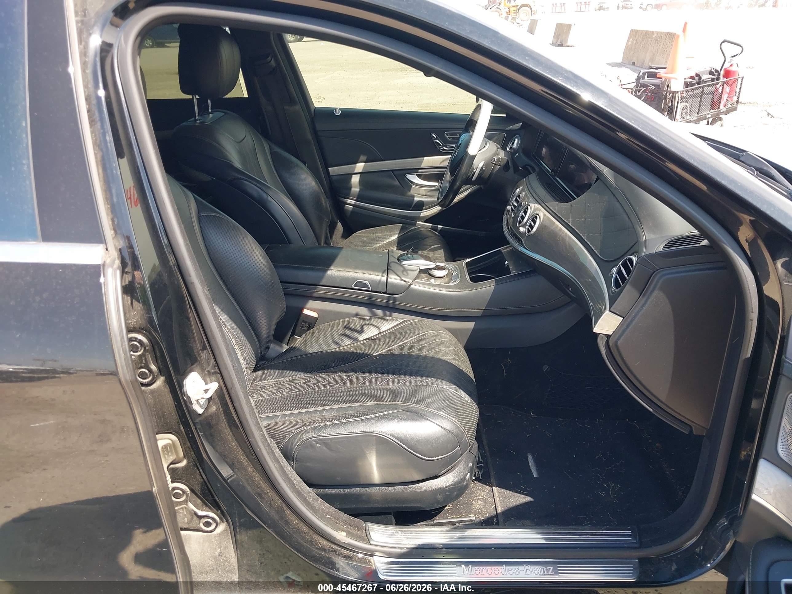 2015 Mercedes-benz S 550   Black vin: WDDUG8CB0FA130023