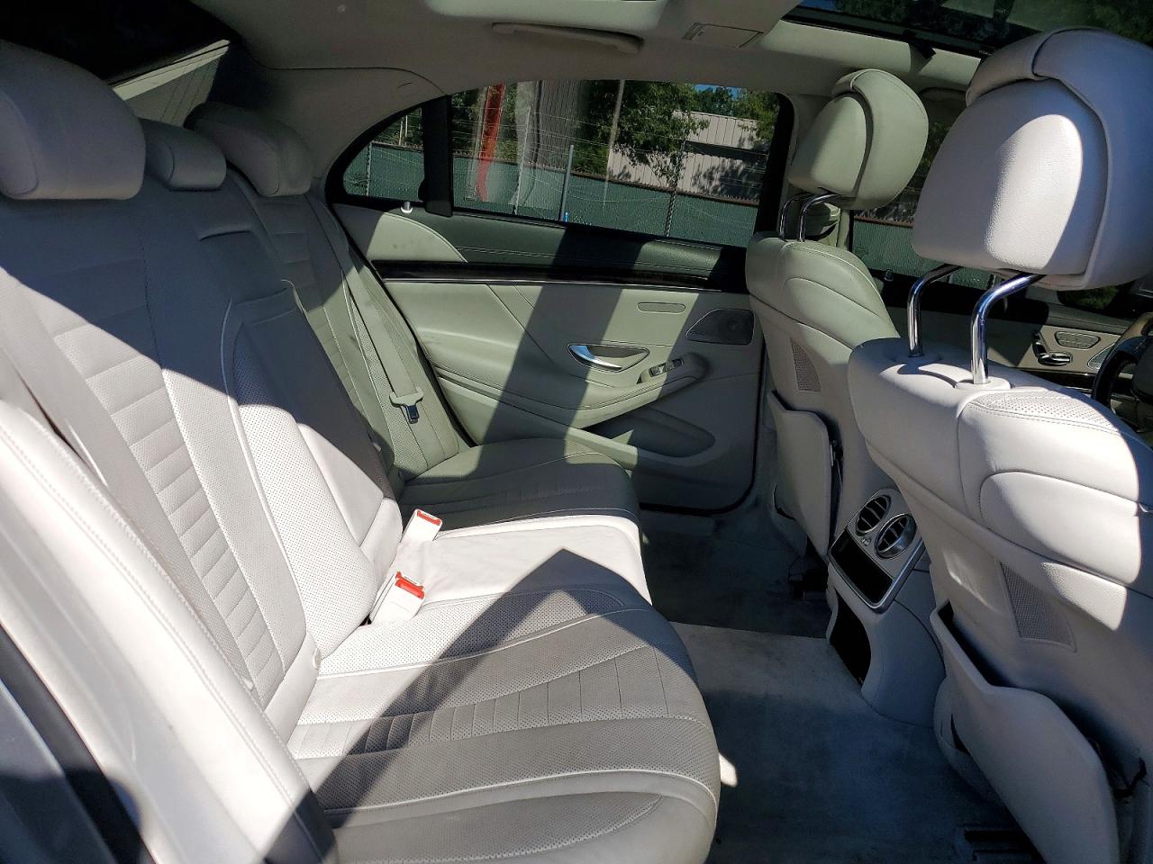 2015 Mercedes-benz S 550 Gray vin: WDDUG8CB0FA138493