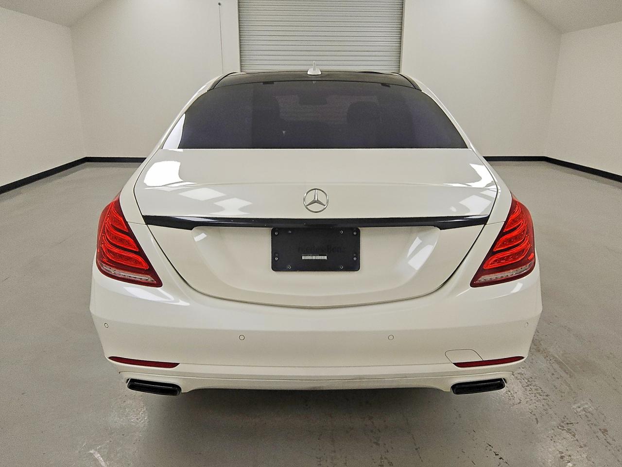2015 Mercedes-benz S 550 White vin: WDDUG8CB0FA200202