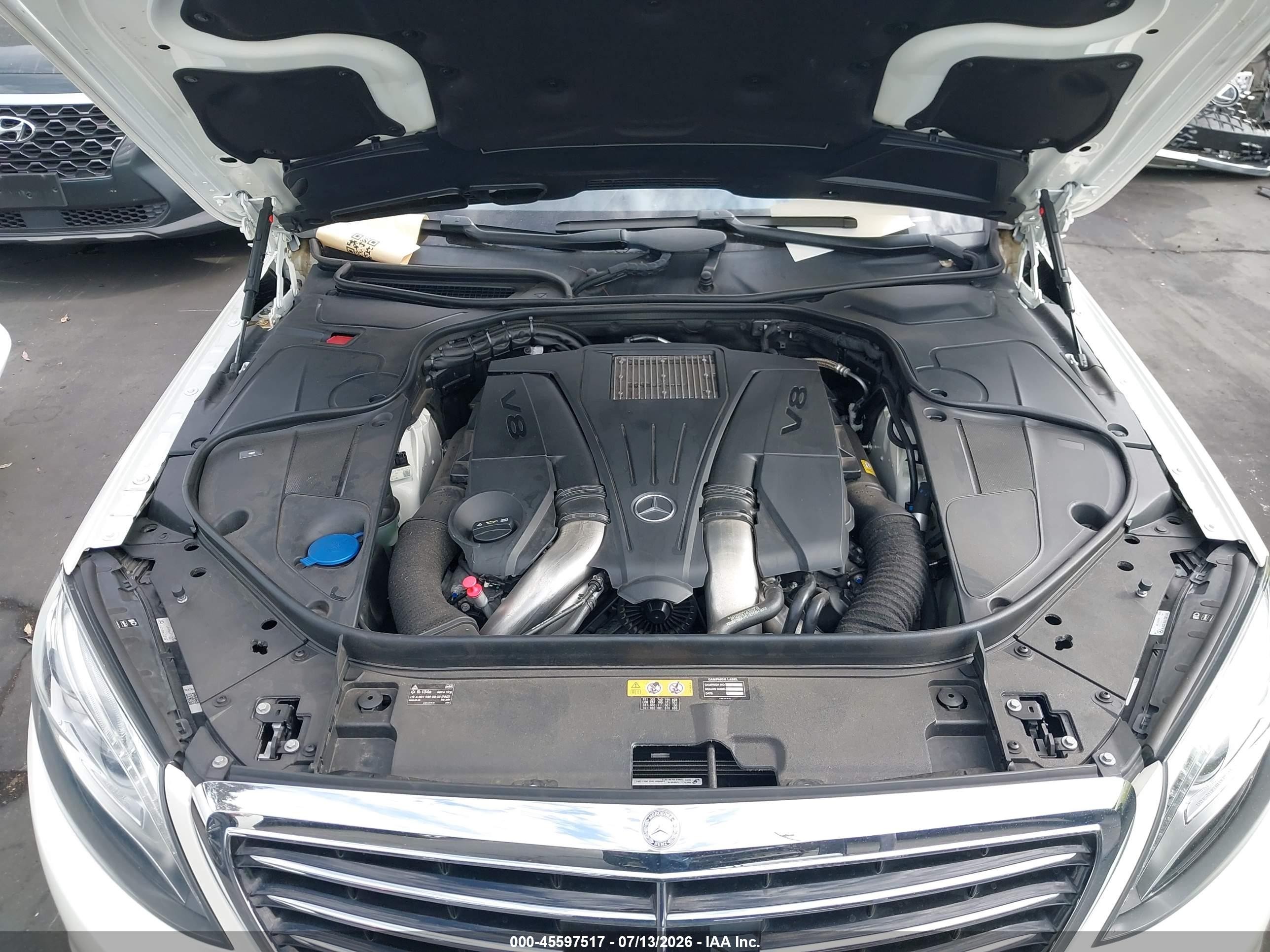2014 Mercedes-benz S 550   White vin: WDDUG8CB1EA012903