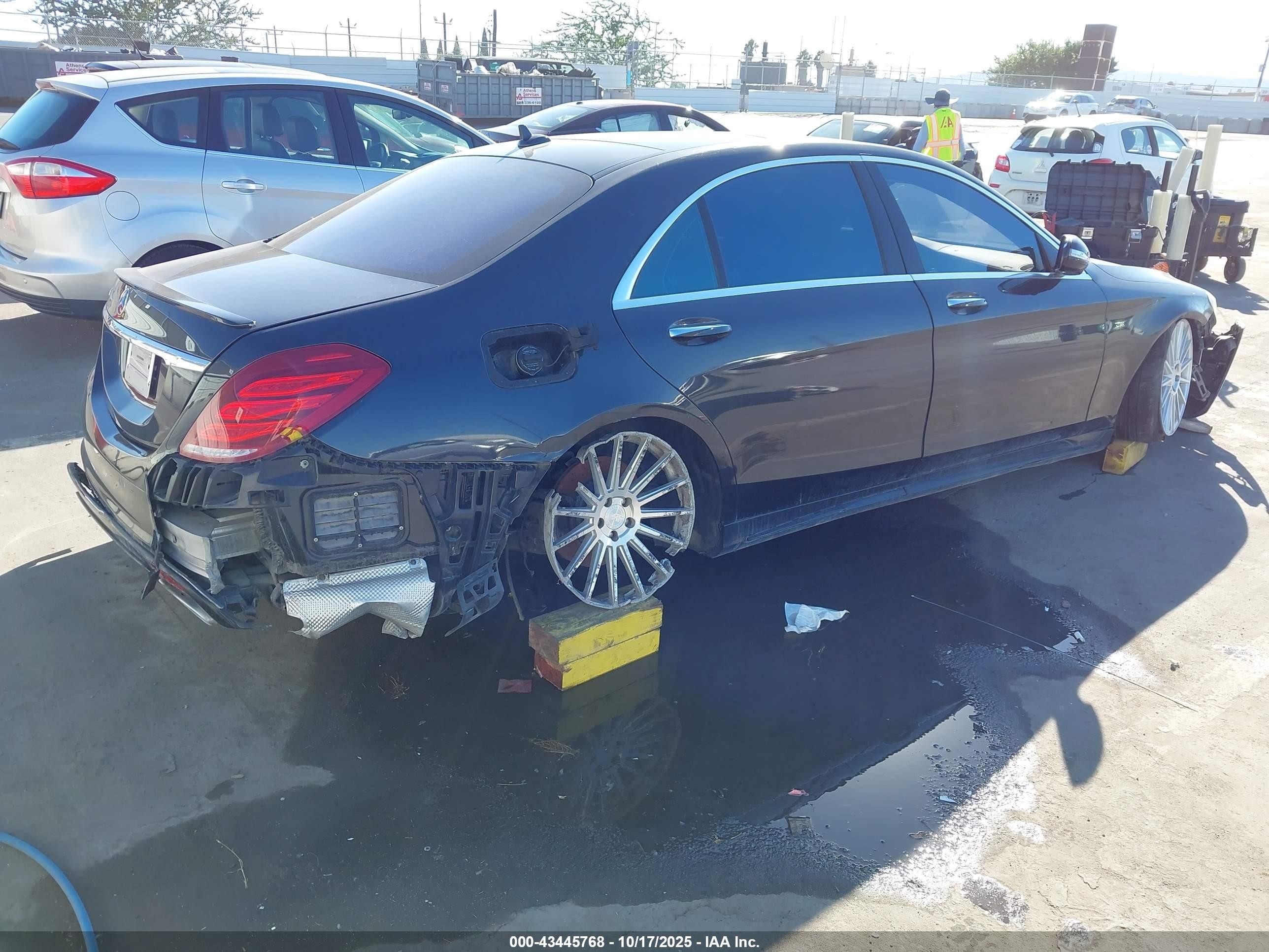 2014 Mercedes-benz S 550   Black vin: WDDUG8CB1EA023125