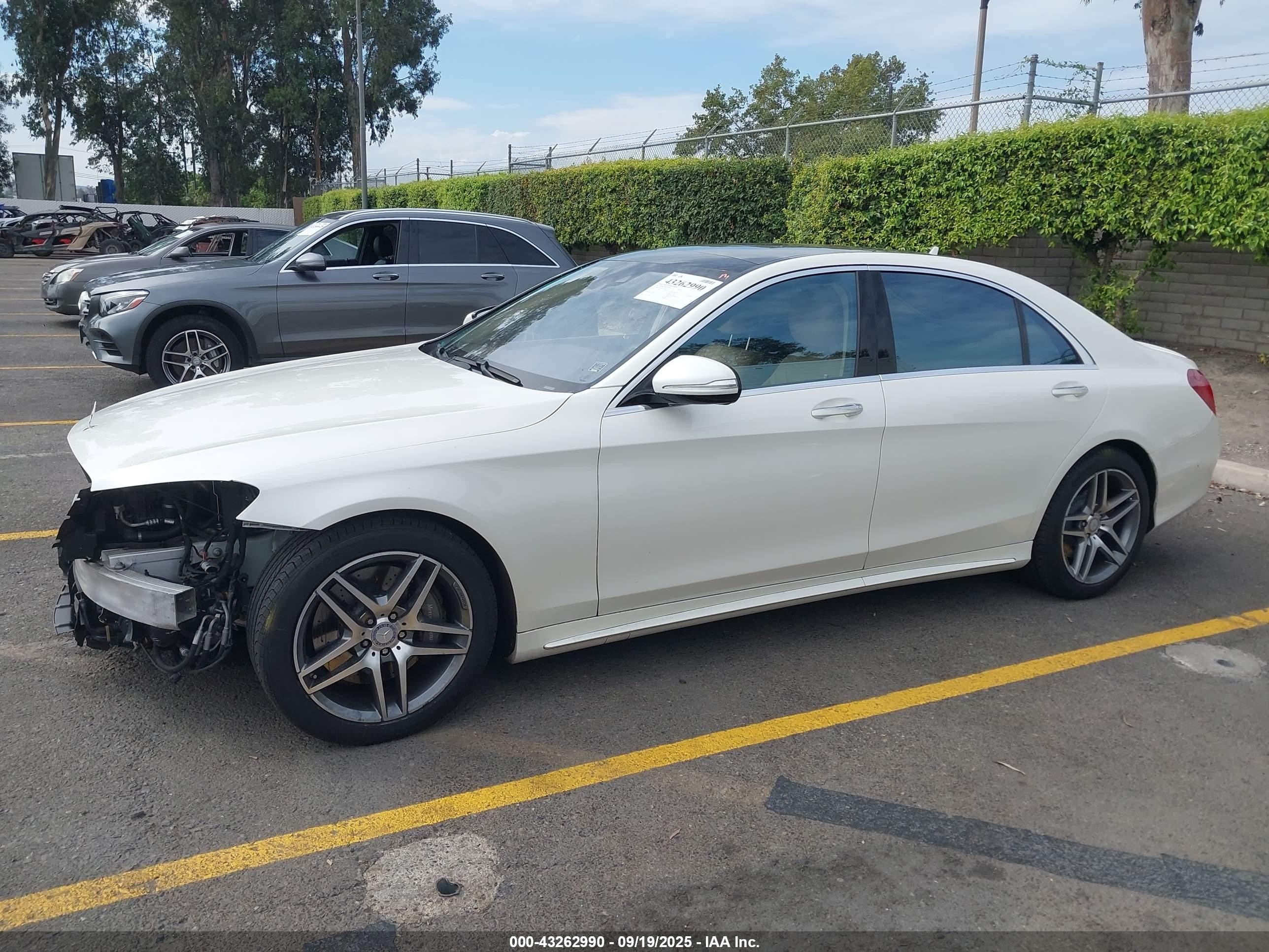 2014 Mercedes-benz S 550   White vin: WDDUG8CB1EA032374