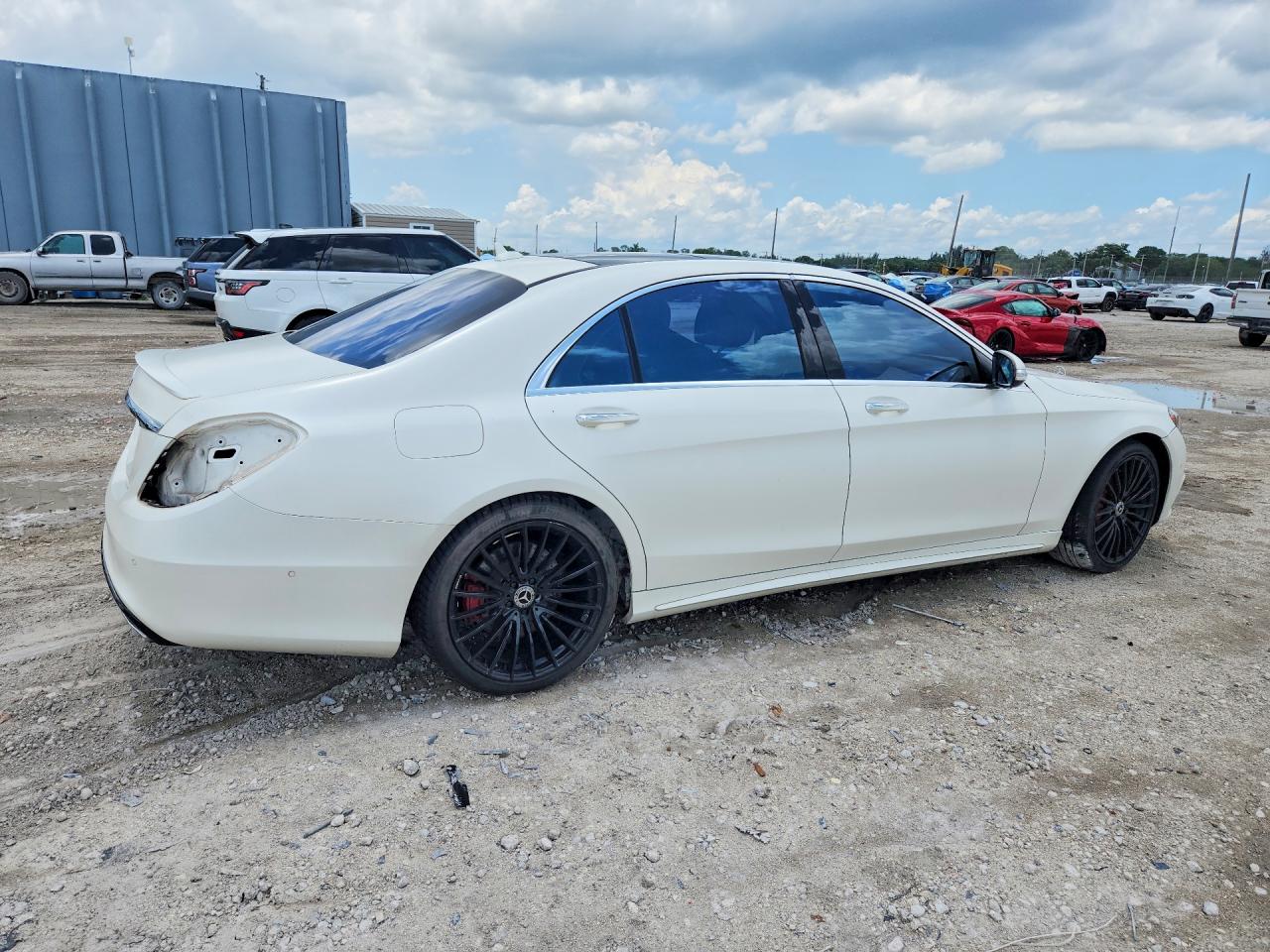 2015 Mercedes-benz S 550 White vin: WDDUG8CB1FA140947