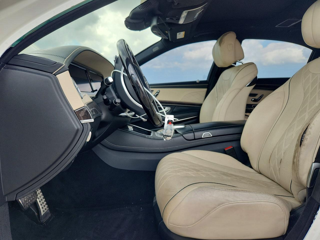 2015 Mercedes-benz S 550 White vin: WDDUG8CB1FA140947