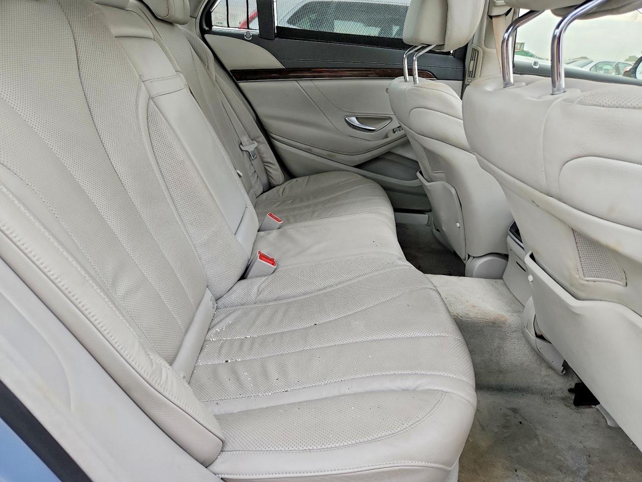 2015 Mercedes-benz S 550 Silver vin: WDDUG8CB1FA142486