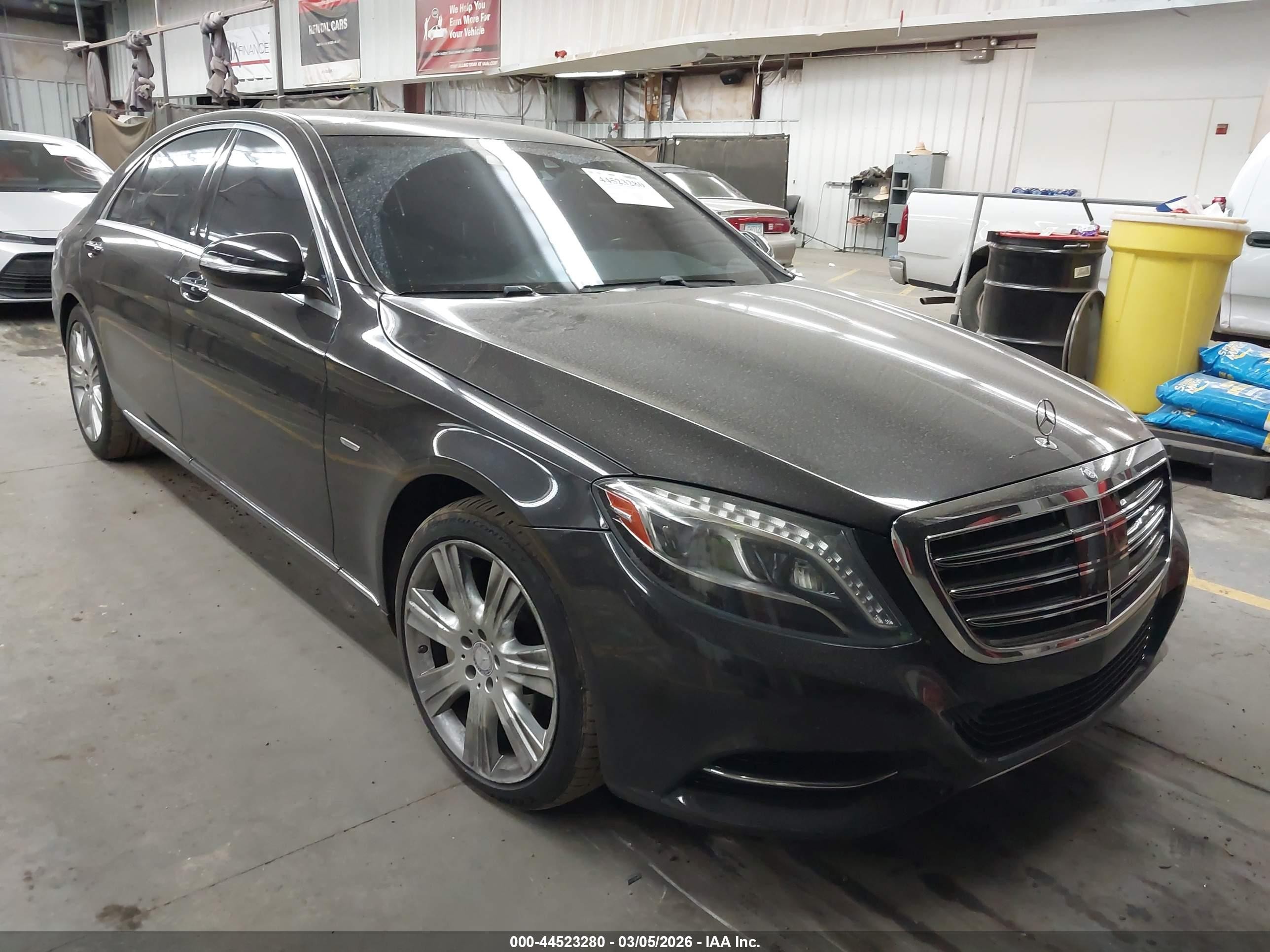 2014 Mercedes-benz S 550   Черный vin: WDDUG8CB2EA006981