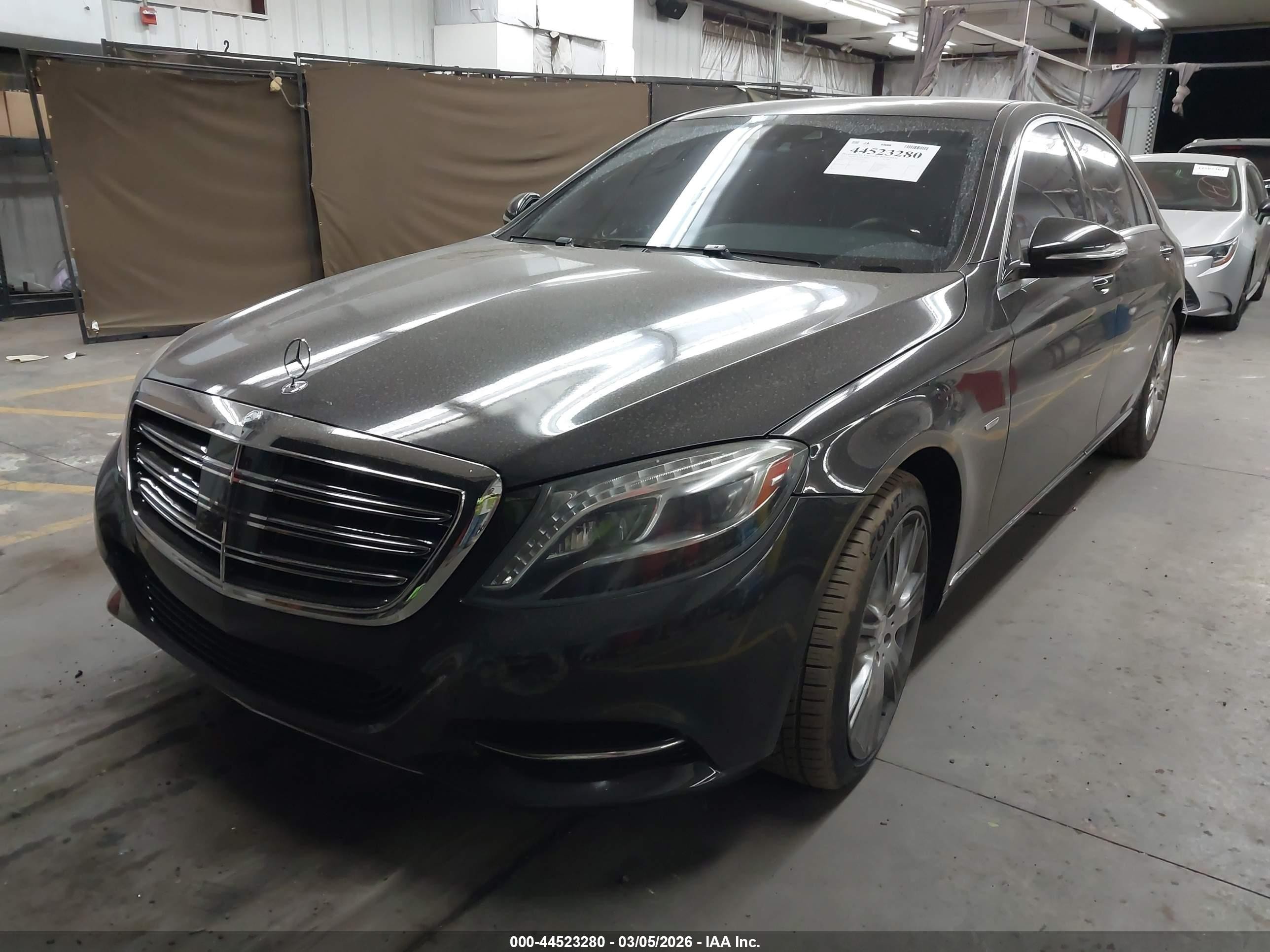 2014 Mercedes-benz S 550   Черный vin: WDDUG8CB2EA006981