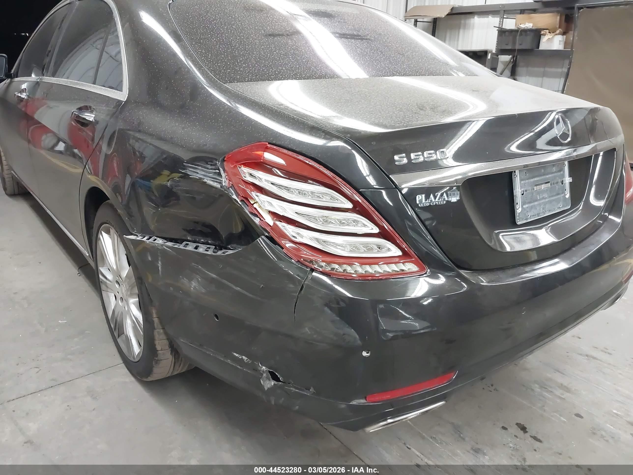 2014 Mercedes-benz S 550   Черный vin: WDDUG8CB2EA006981
