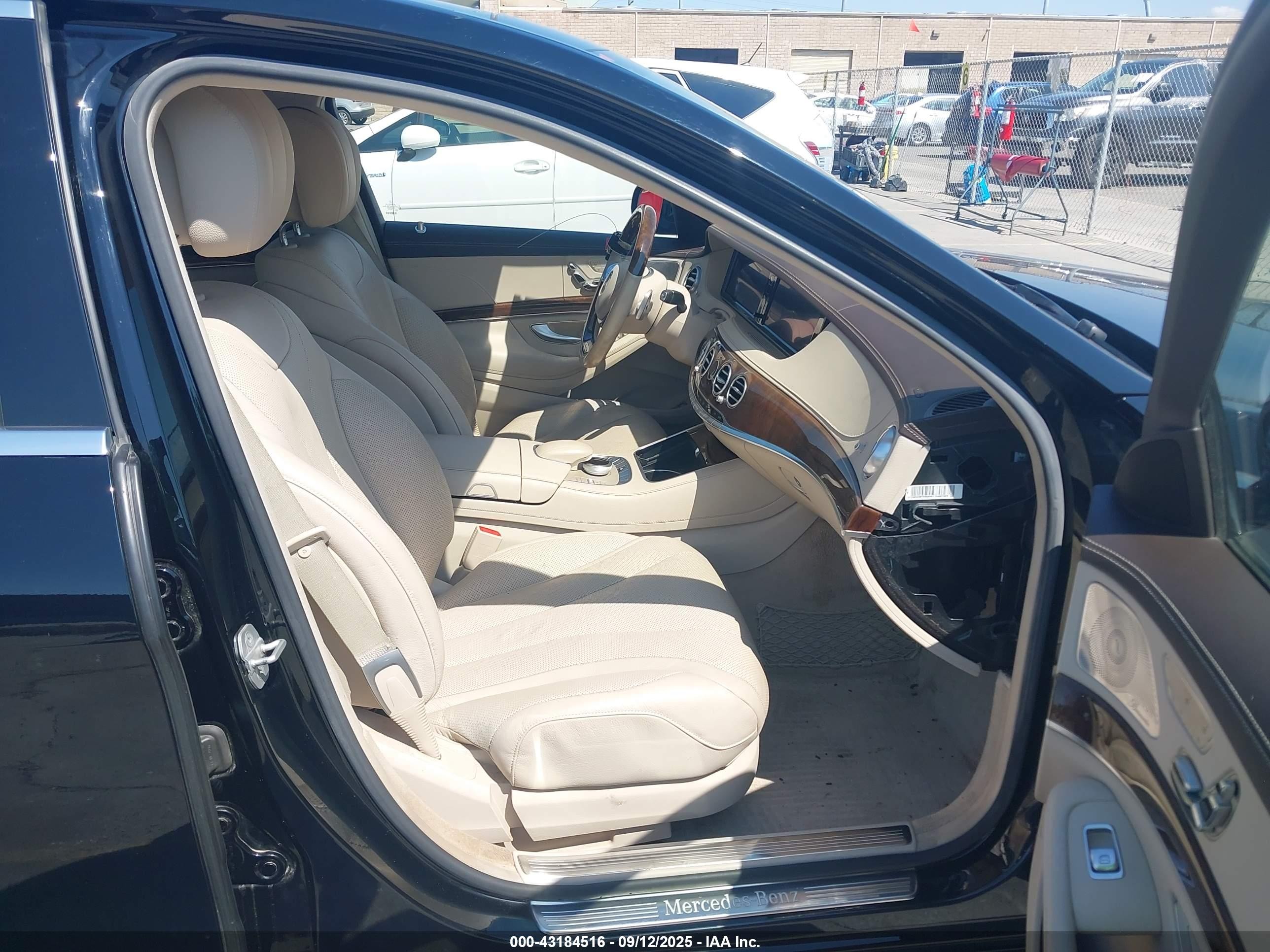 2014 Mercedes-benz S 550   Black vin: WDDUG8CB2EA043898
