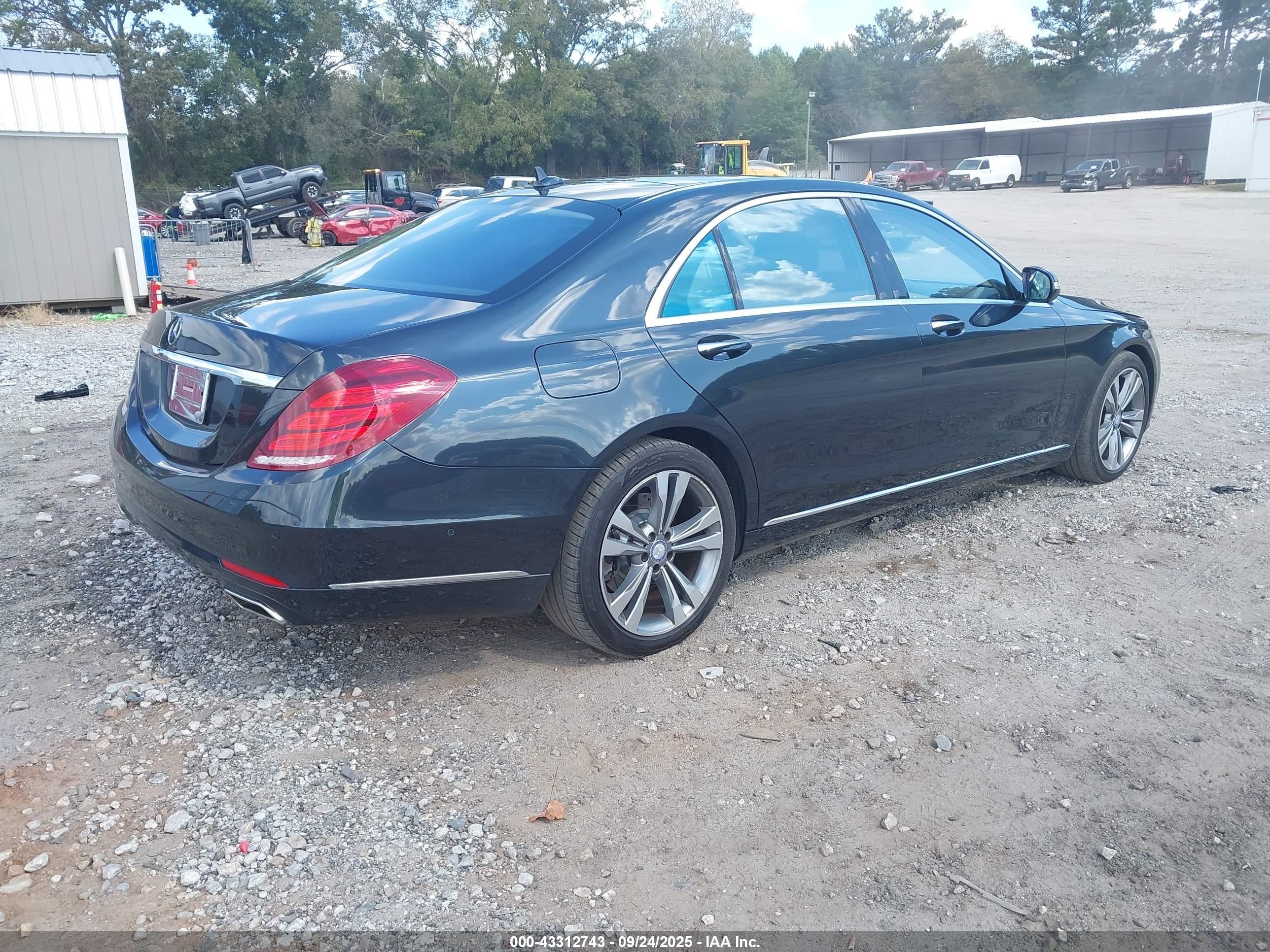 2014 Mercedes-benz S 550   Black vin: WDDUG8CB2EA053833