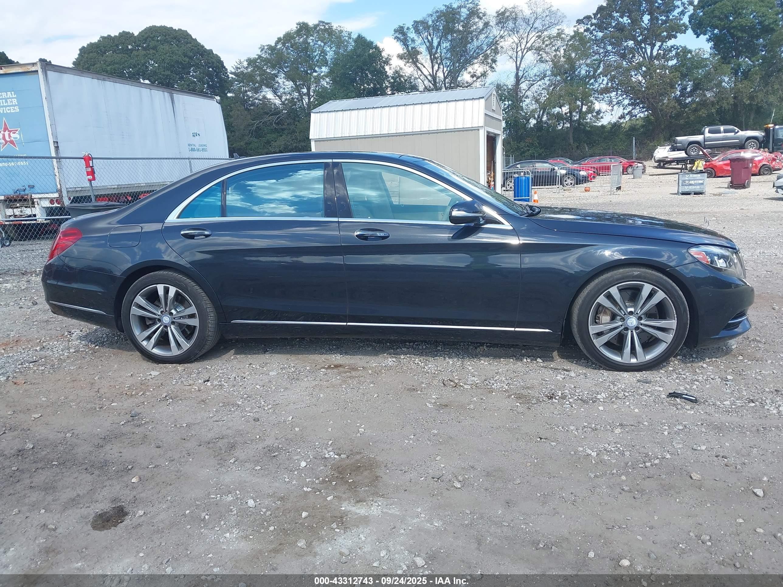 2014 Mercedes-benz S 550   Black vin: WDDUG8CB2EA053833