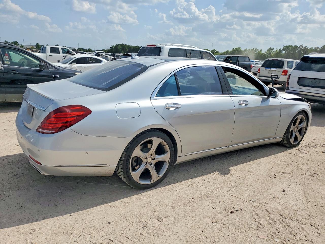 2014 Mercedes-benz S 550 Silver vin: WDDUG8CB2EA066386