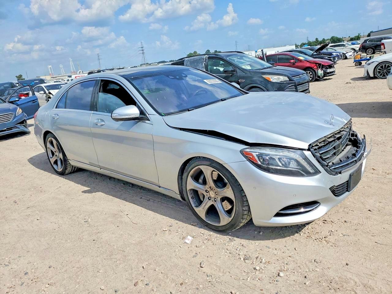 2014 Mercedes-benz S 550 Silver vin: WDDUG8CB2EA066386