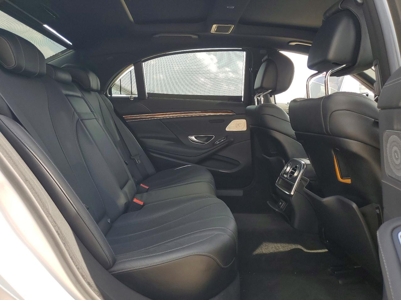 2014 Mercedes-benz S 550 Silver vin: WDDUG8CB2EA066386
