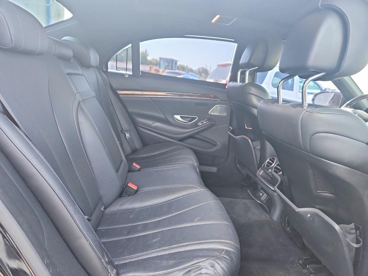 2015 Mercedes-benz S 550 Black vin: WDDUG8CB2FA083254