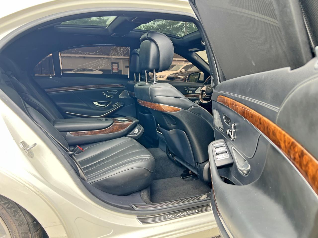 2015 Mercedes-benz S 550 White vin: WDDUG8CB2FA093718