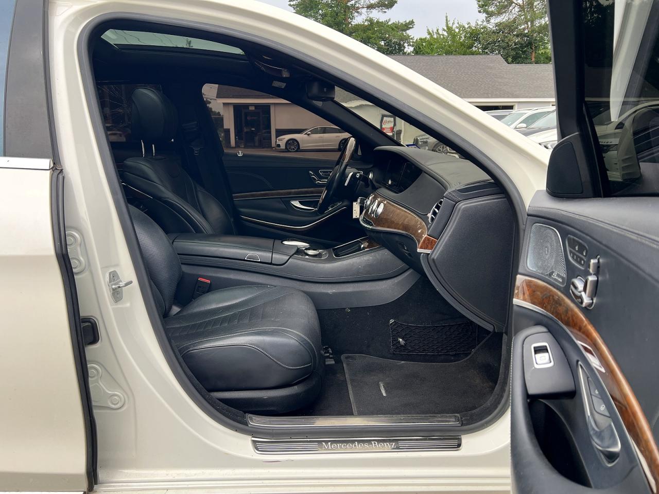 2015 Mercedes-benz S 550 White vin: WDDUG8CB2FA093718