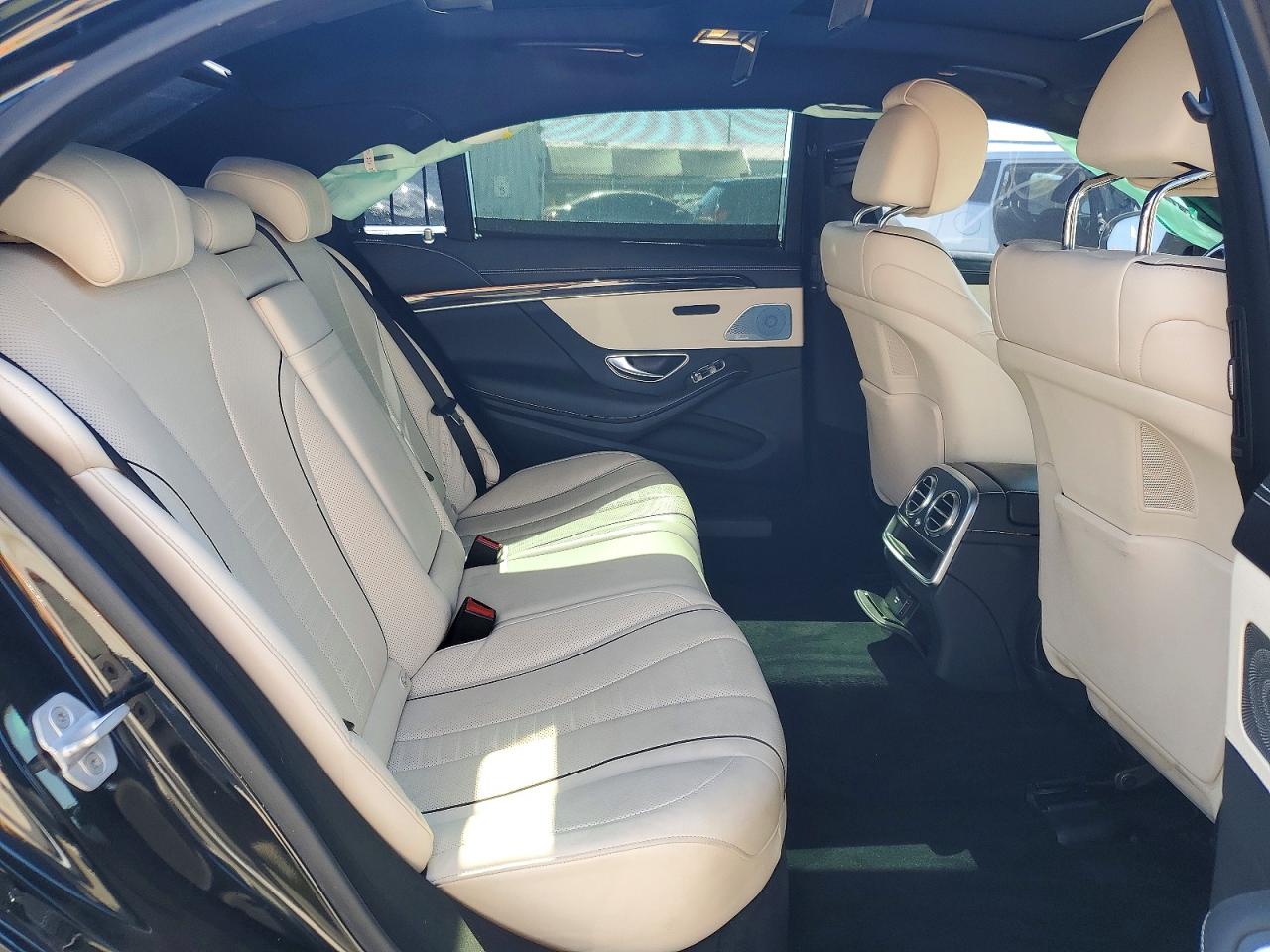 2015 Mercedes-benz S 550 Black vin: WDDUG8CB2FA140889
