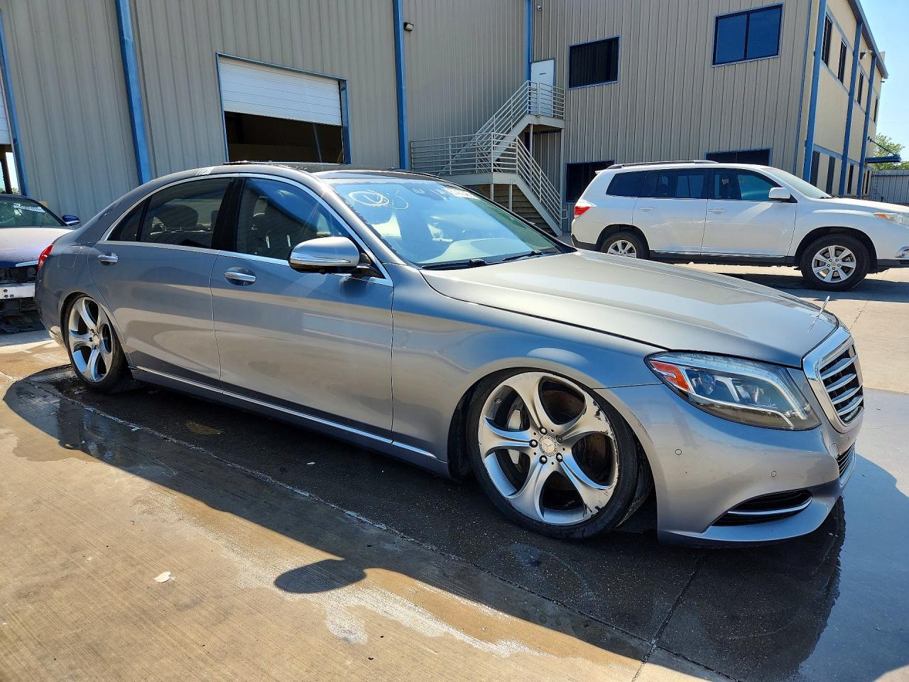2015 Mercedes-benz S 550 Gray vin: WDDUG8CB2FA146112