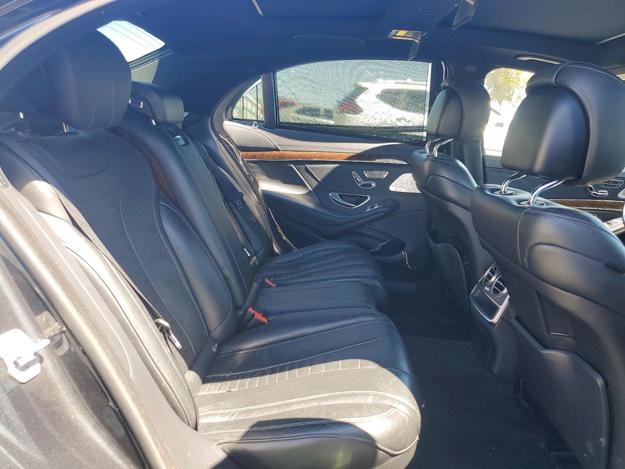 2015 Mercedes-benz S 550 Black vin: WDDUG8CB2FA156655