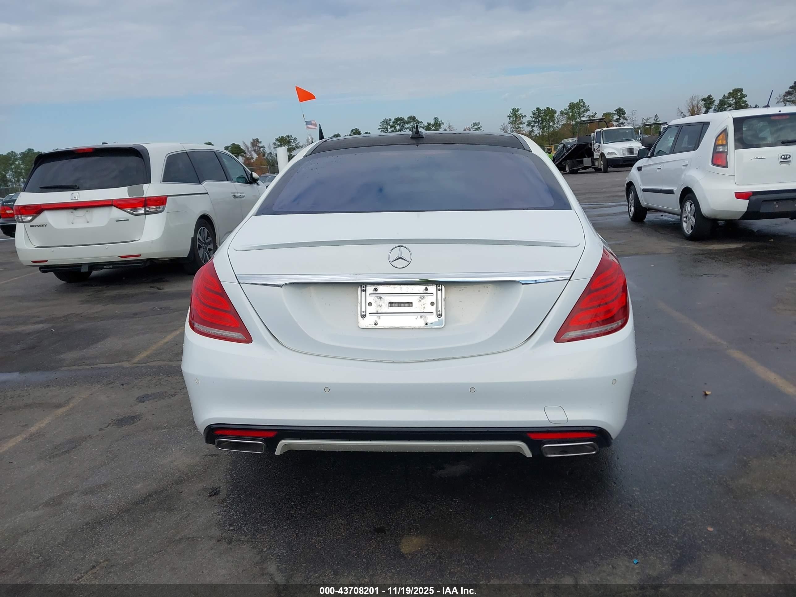2014 Mercedes-benz S 550   White vin: WDDUG8CB3EA011719