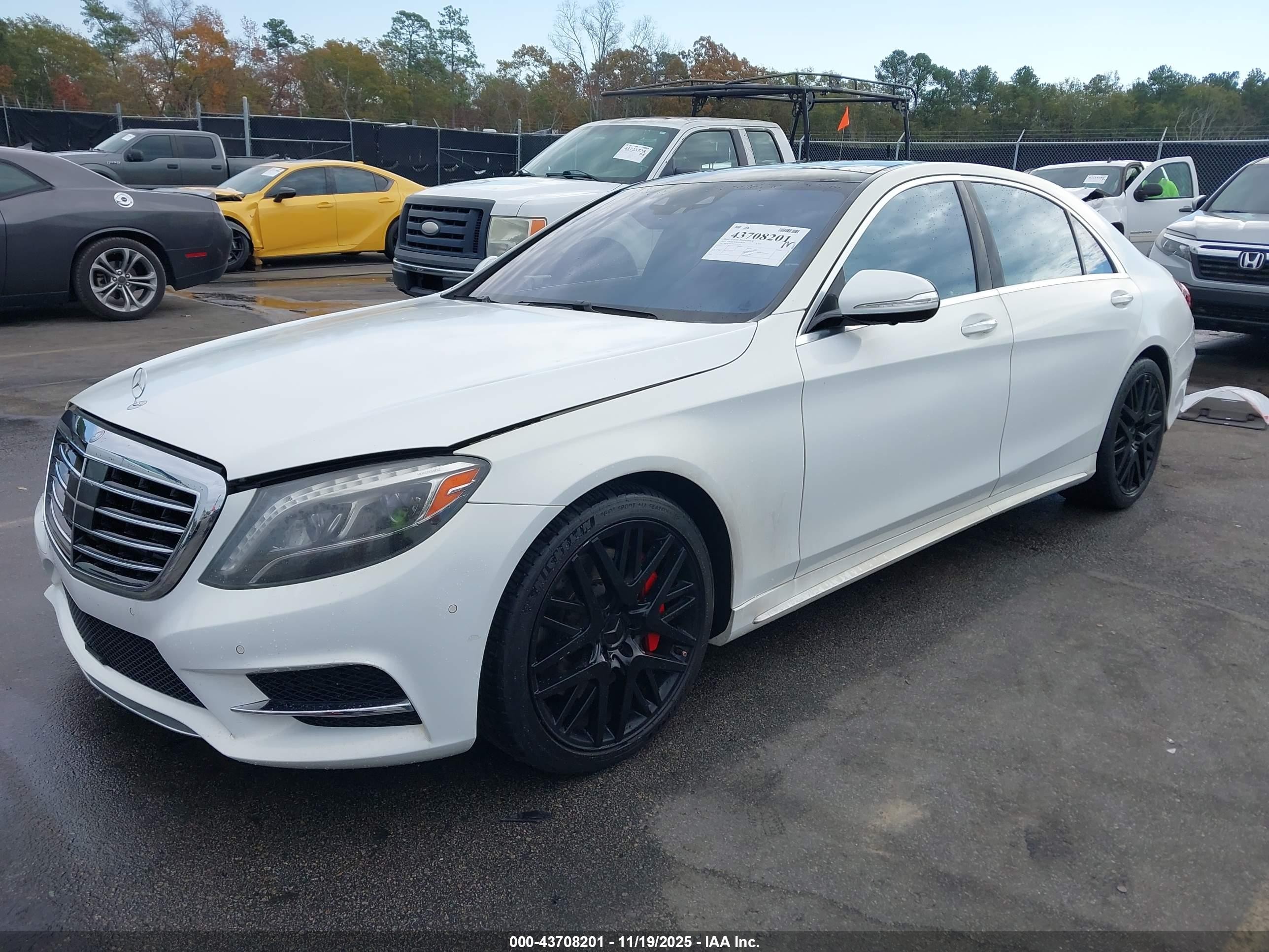 2014 Mercedes-benz S 550   White vin: WDDUG8CB3EA011719