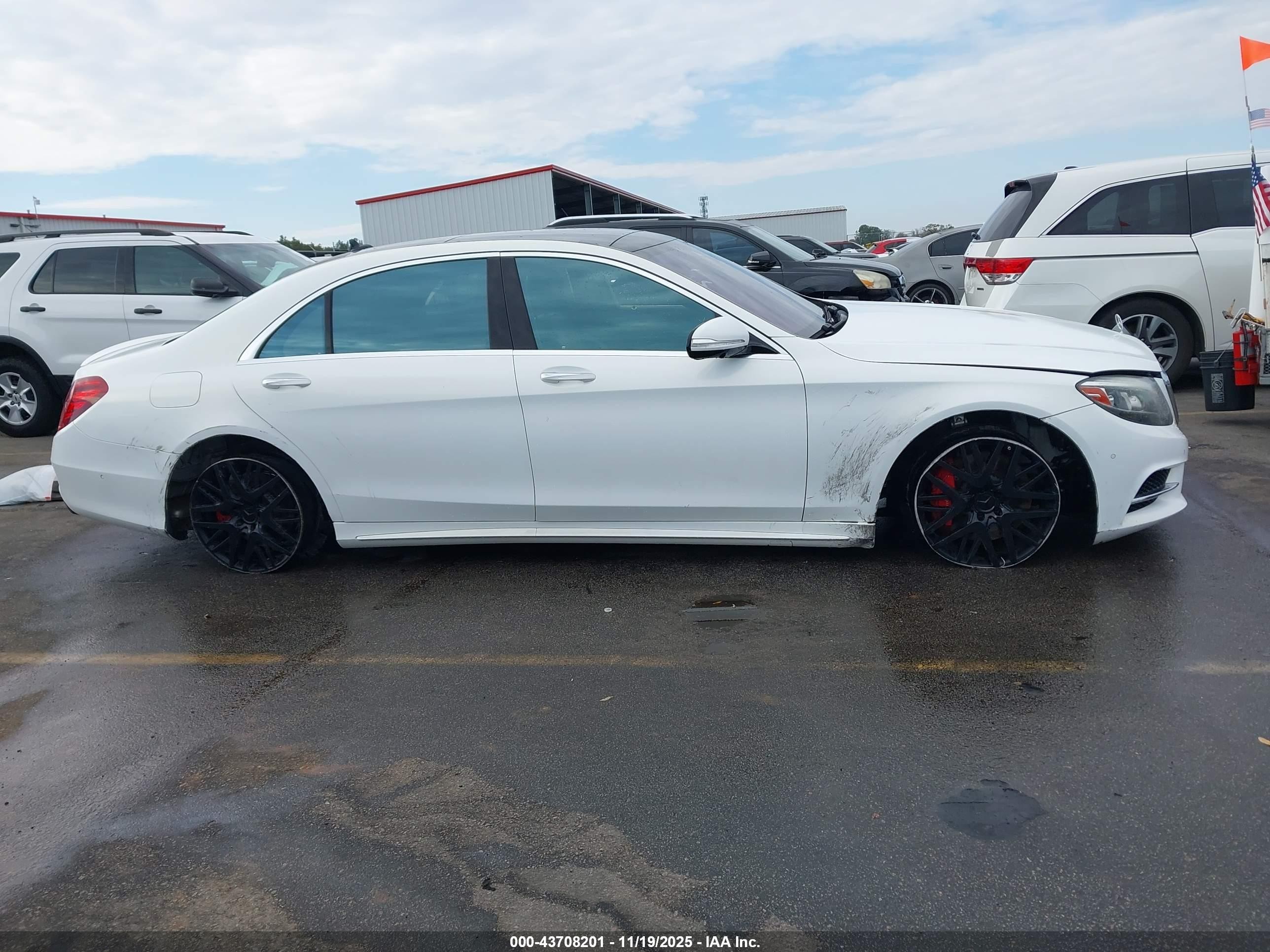 2014 Mercedes-benz S 550   White vin: WDDUG8CB3EA011719