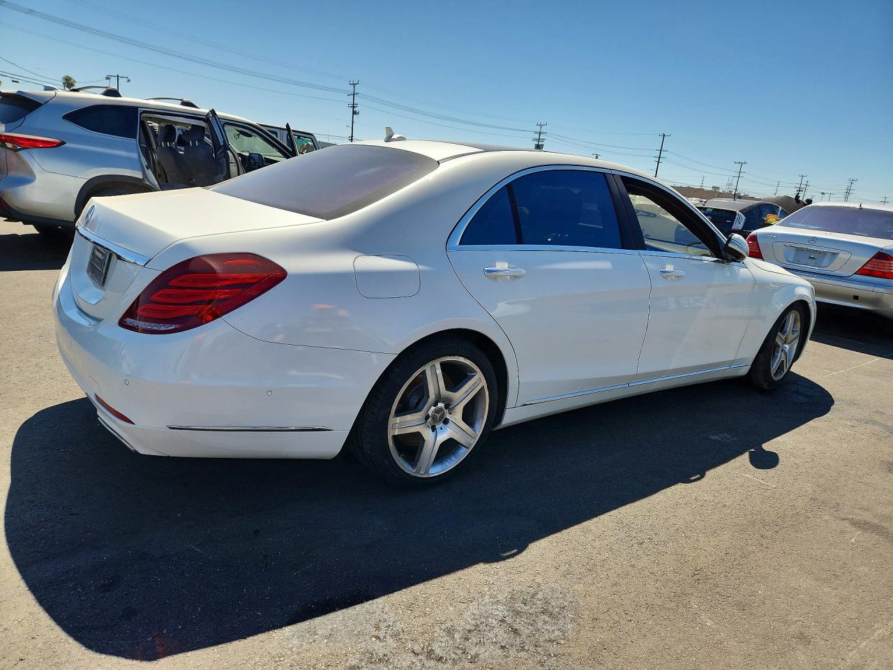 2014 Mercedes-benz S 550 White vin: WDDUG8CB3EA060080