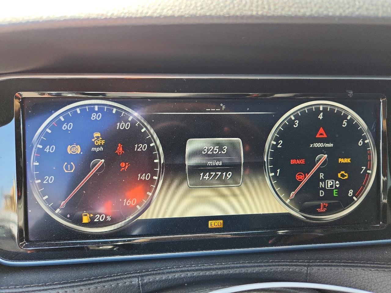2014 Mercedes-benz S 550 White vin: WDDUG8CB3EA060080