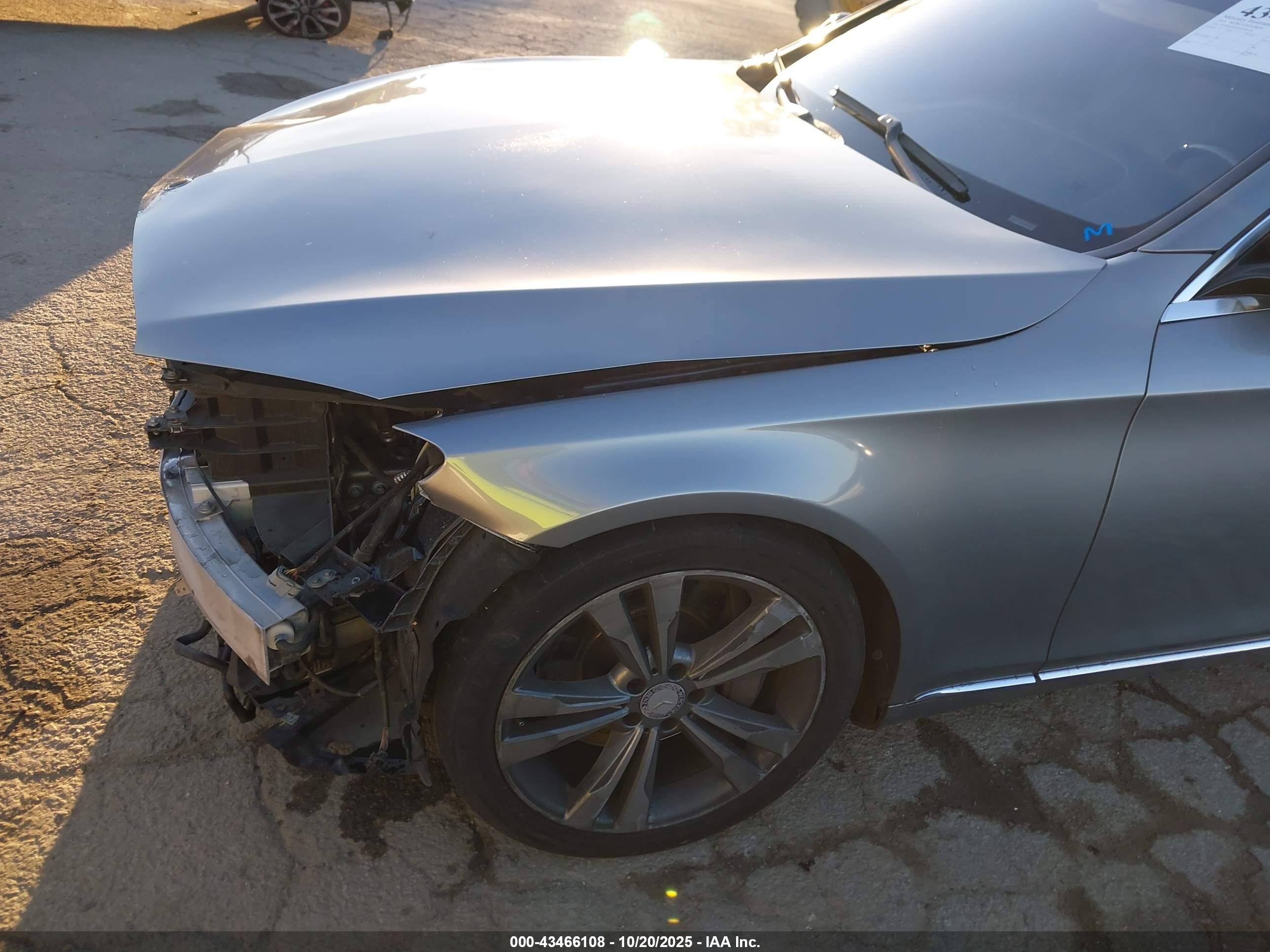 2014 Mercedes-benz S 550   Серебряный vin: WDDUG8CB3EA066350