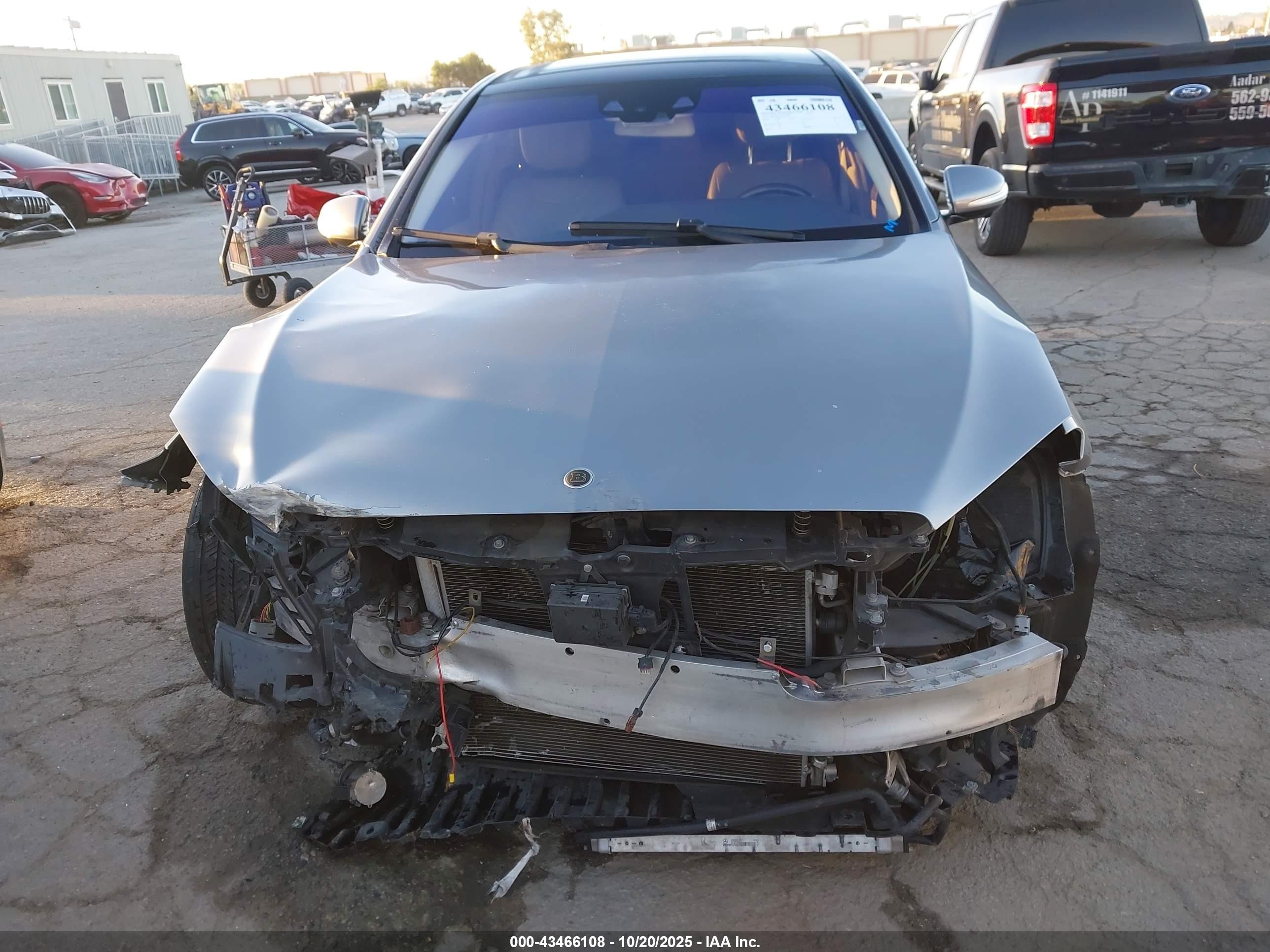 2014 Mercedes-benz S 550   Серебряный vin: WDDUG8CB3EA066350