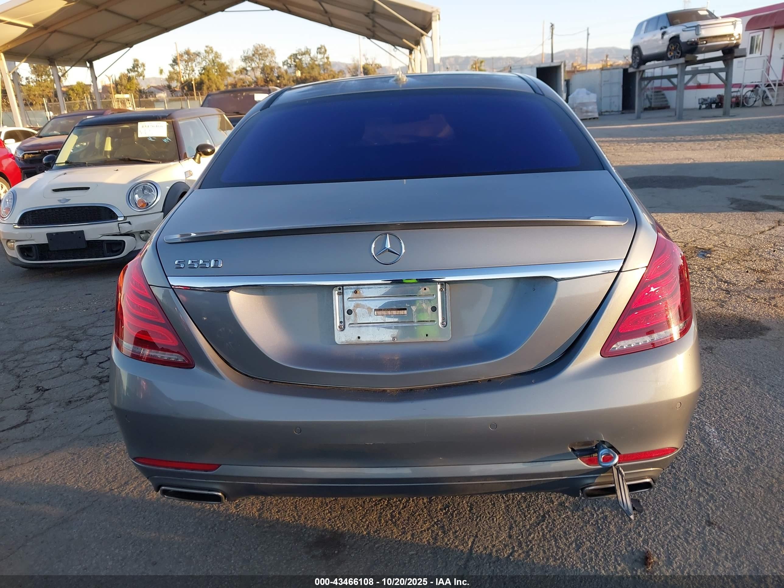 2014 Mercedes-benz S 550   Серебряный vin: WDDUG8CB3EA066350