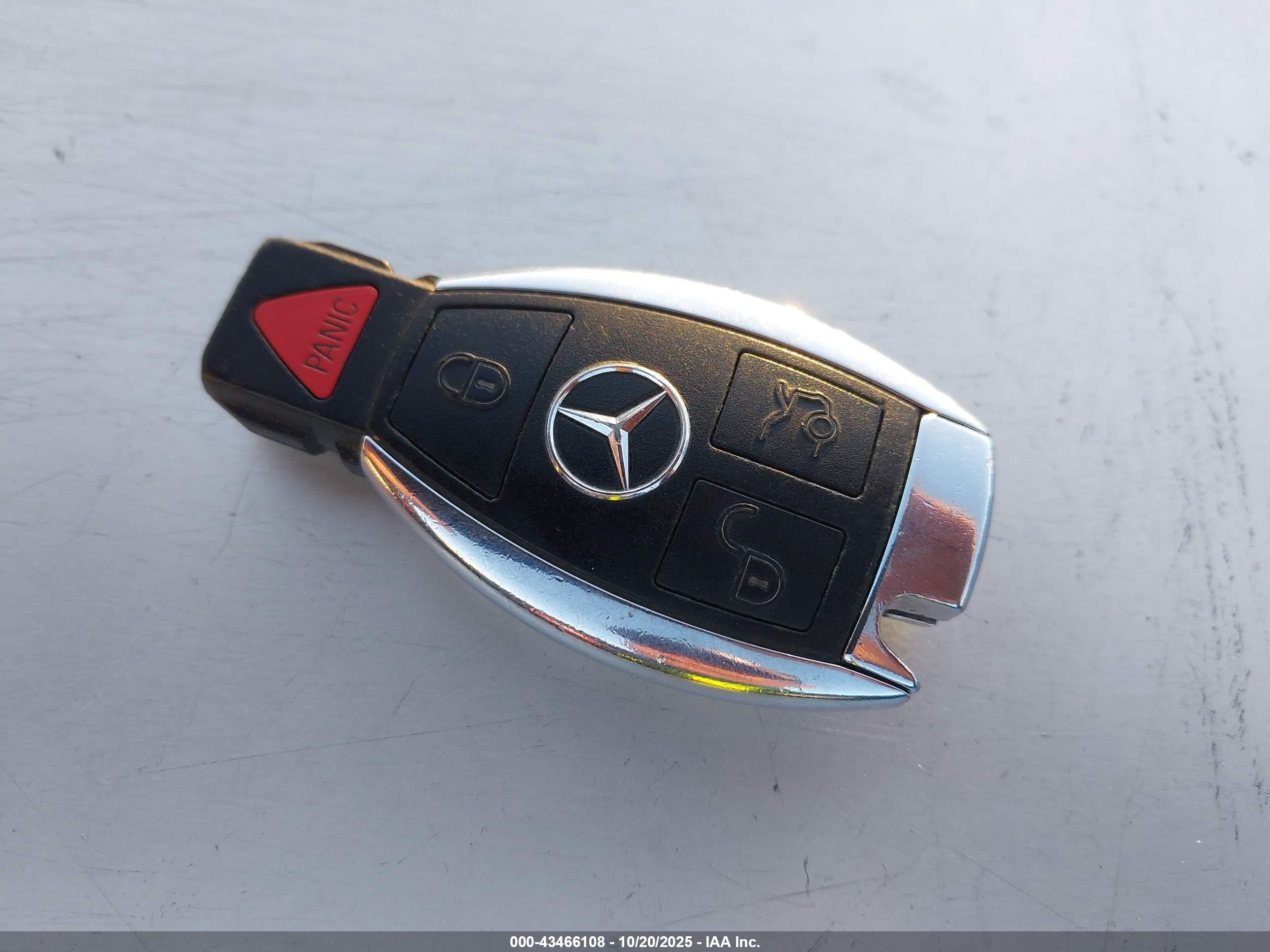 2014 Mercedes-benz S 550   Серебряный vin: WDDUG8CB3EA066350