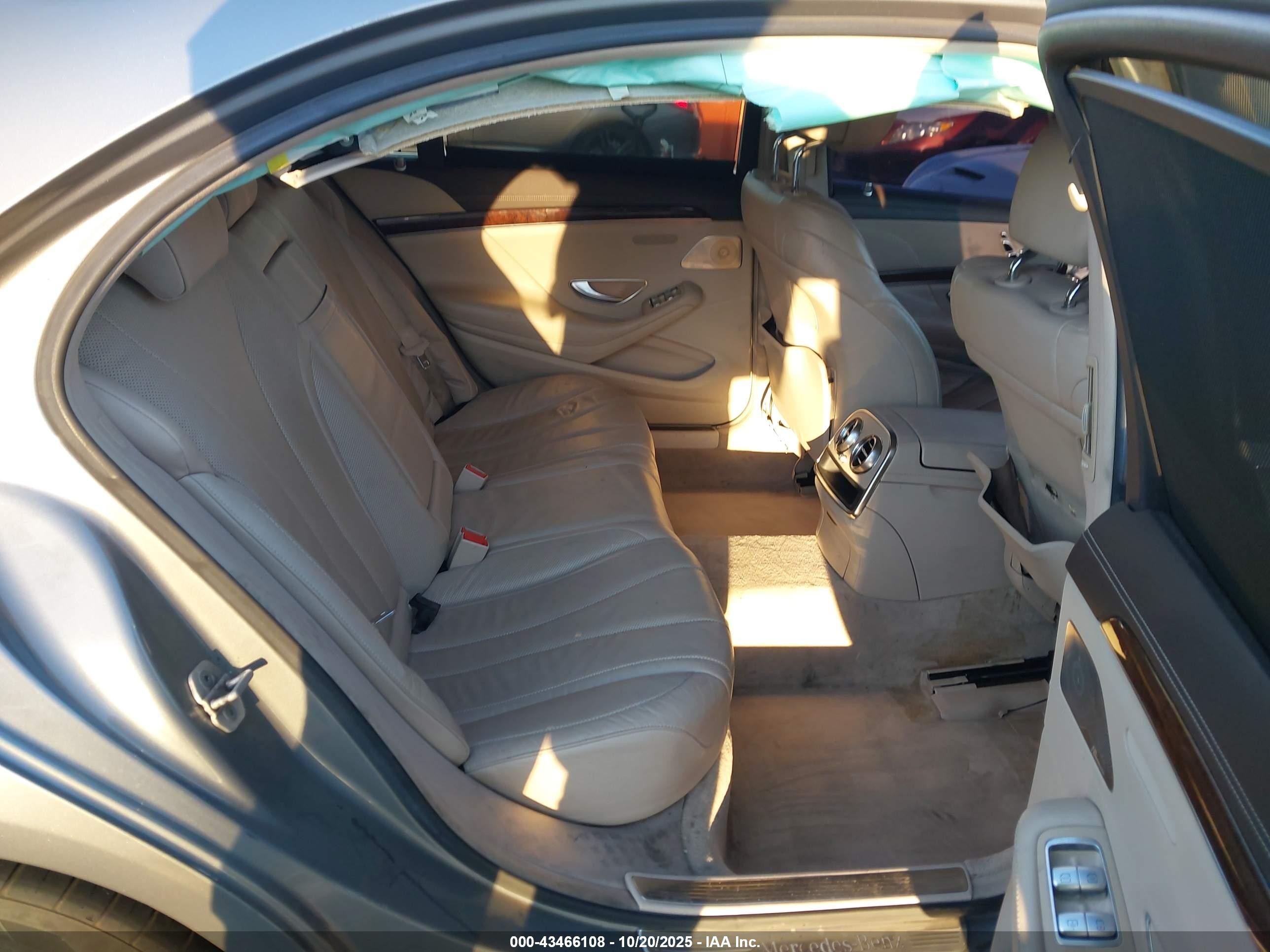 2014 Mercedes-benz S 550   Серебряный vin: WDDUG8CB3EA066350