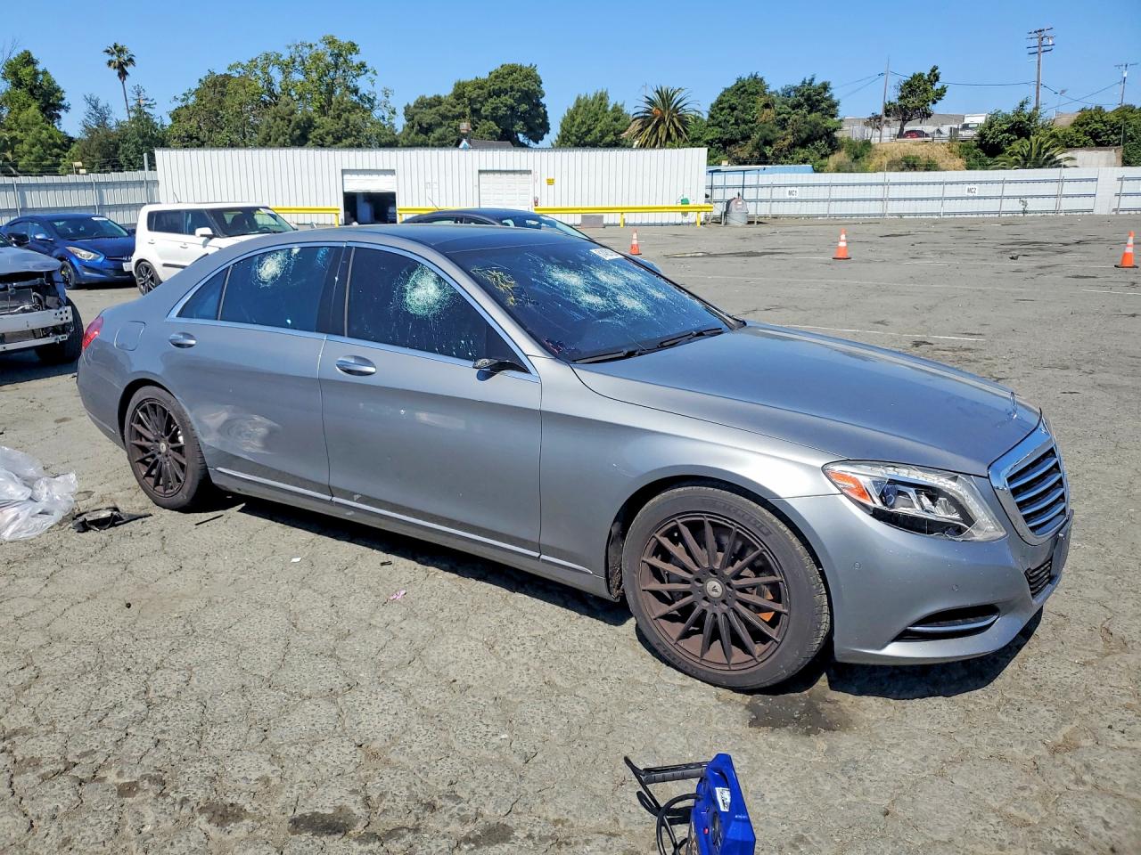 2015 Mercedes-benz S 550 Silver vin: WDDUG8CB3FA086664