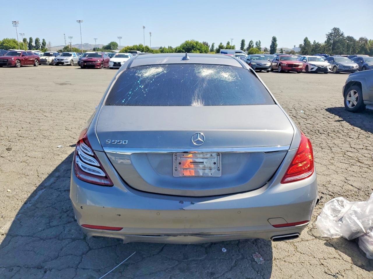 2015 Mercedes-benz S 550 Silver vin: WDDUG8CB3FA086664