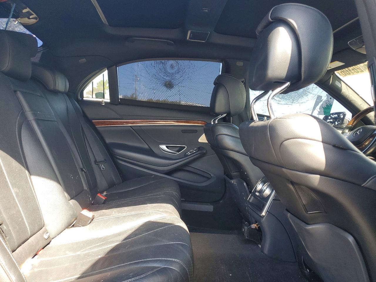 2015 Mercedes-benz S 550 Silver vin: WDDUG8CB3FA086664