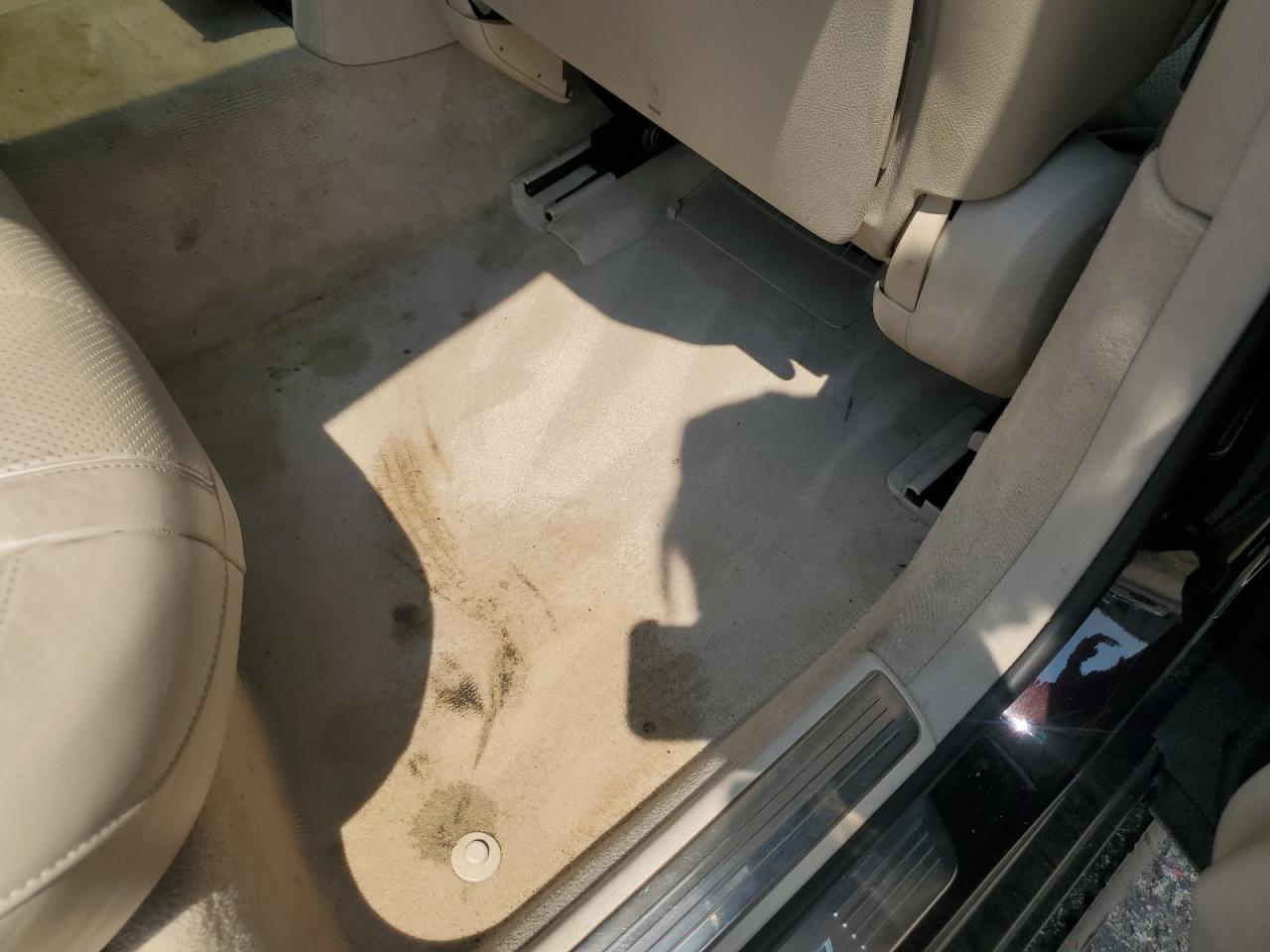 2014 Mercedes-benz S 550 Black vin: WDDUG8CB4EA009154 Damage: Right Rear Carpet, Stained, Permanent