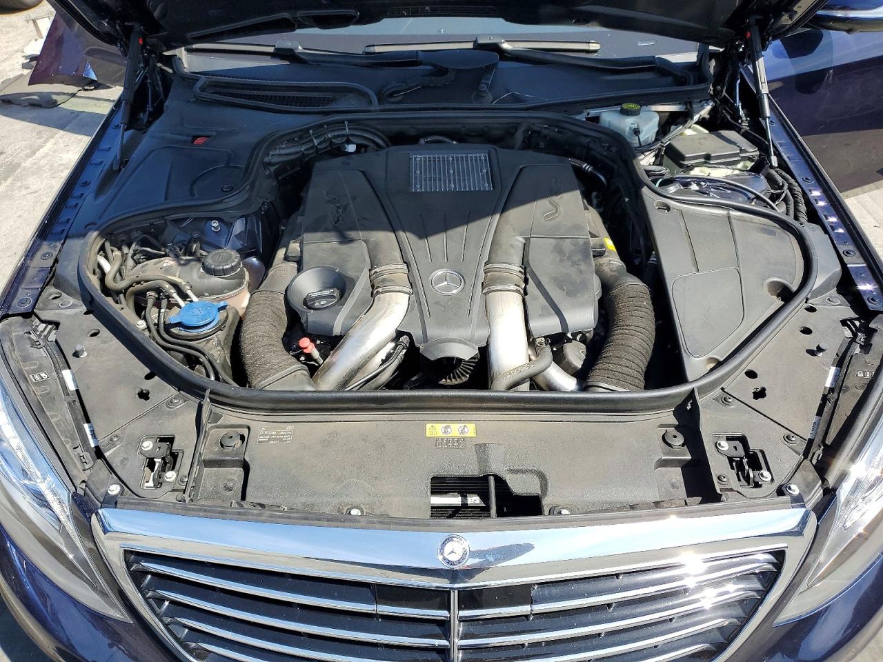 2015 Mercedes-benz S 550 Blue vin: WDDUG8CB4FA163378
