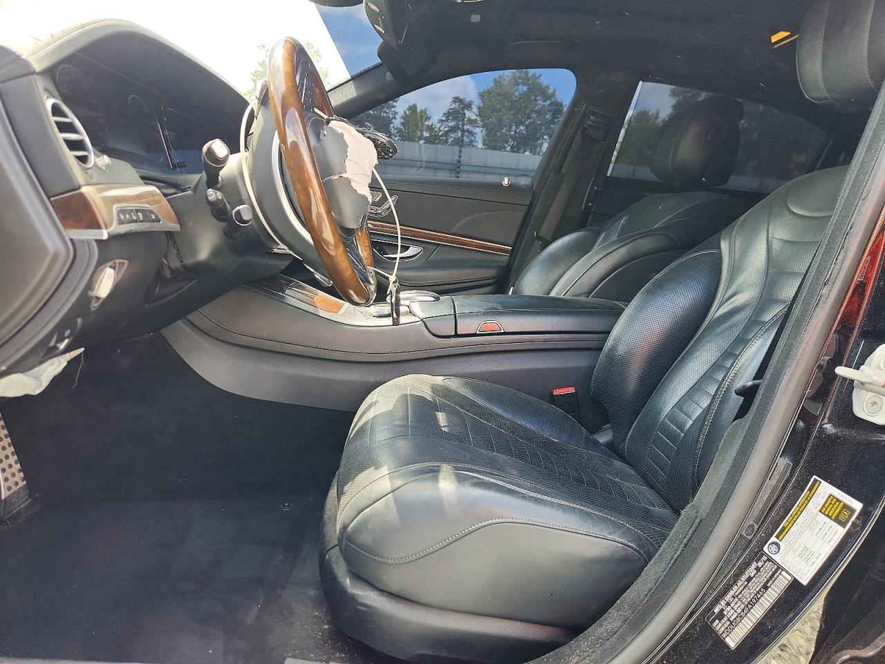 2015 Mercedes-benz S 550 Черный vin: WDDUG8CB4FA197465