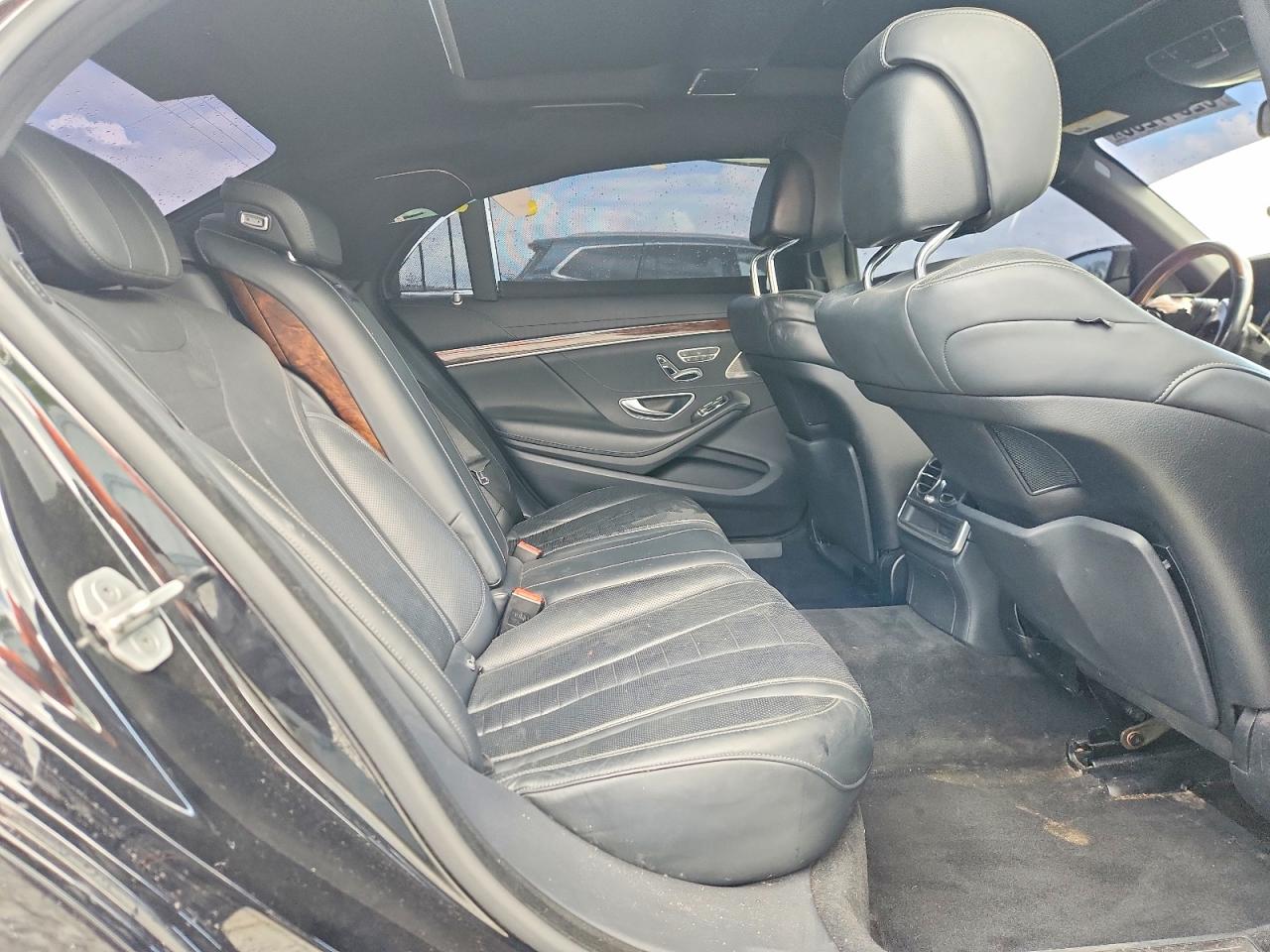 2015 Mercedes-benz S 550 Черный vin: WDDUG8CB4FA197465