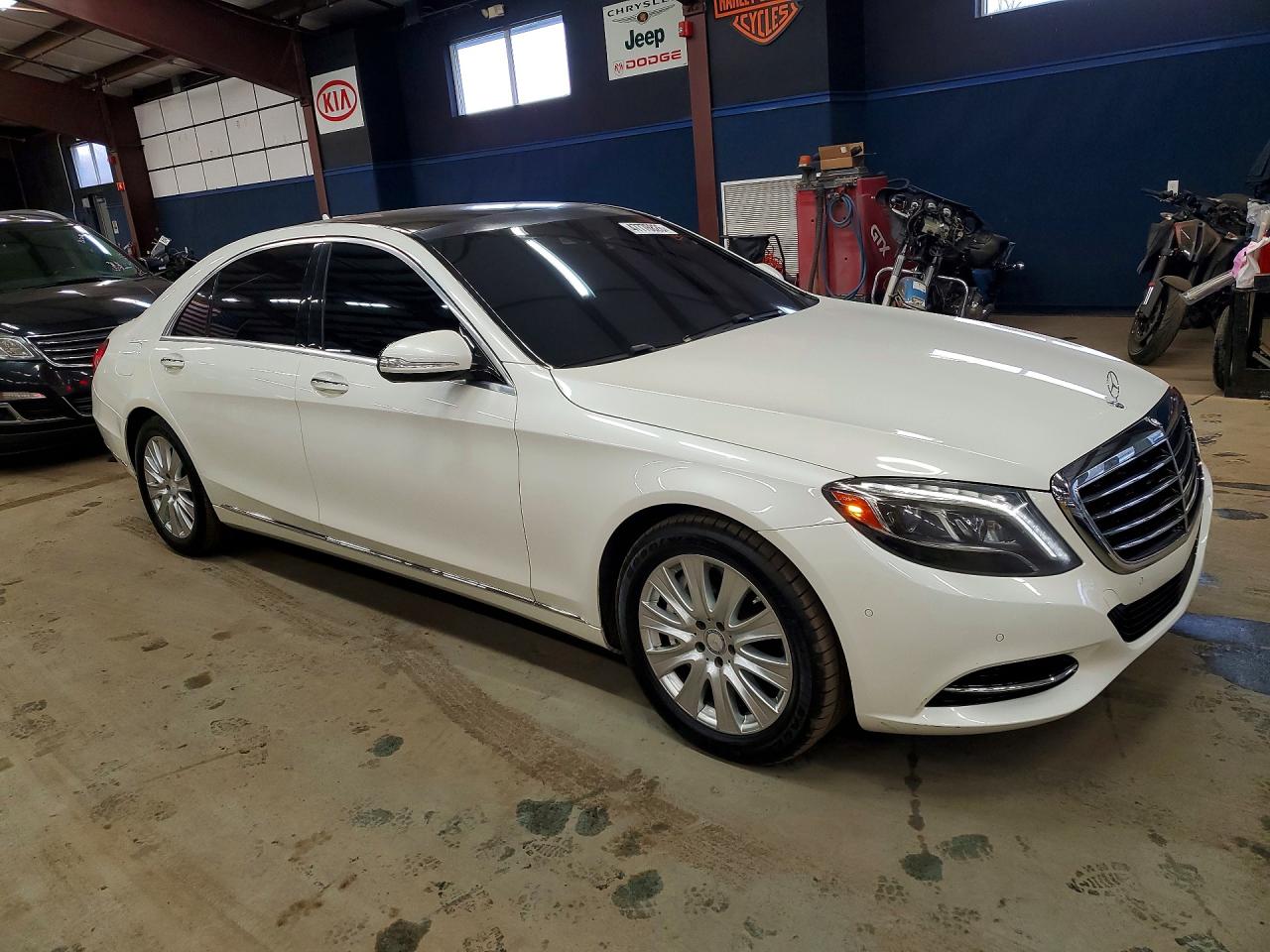 2014 Mercedes-benz S 550 White vin: WDDUG8CB5EA008871